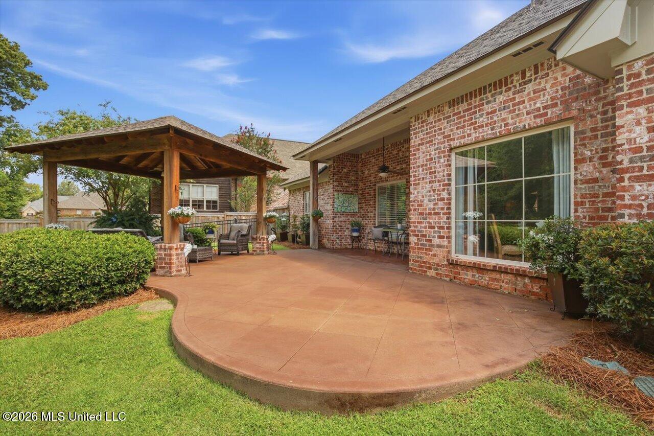 308 Creston Cove Property Photo 49