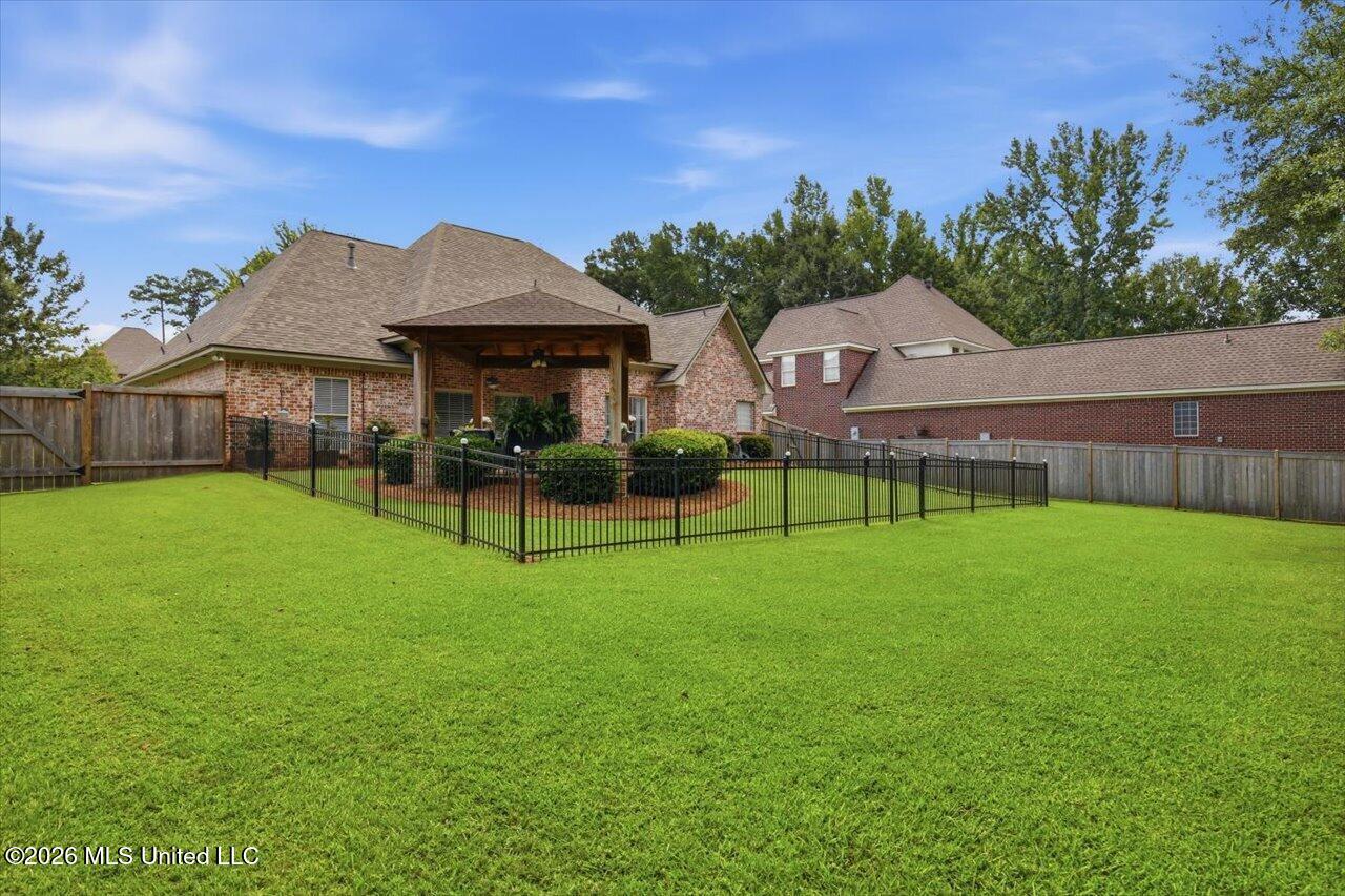 308 Creston Cove Property Photo 54