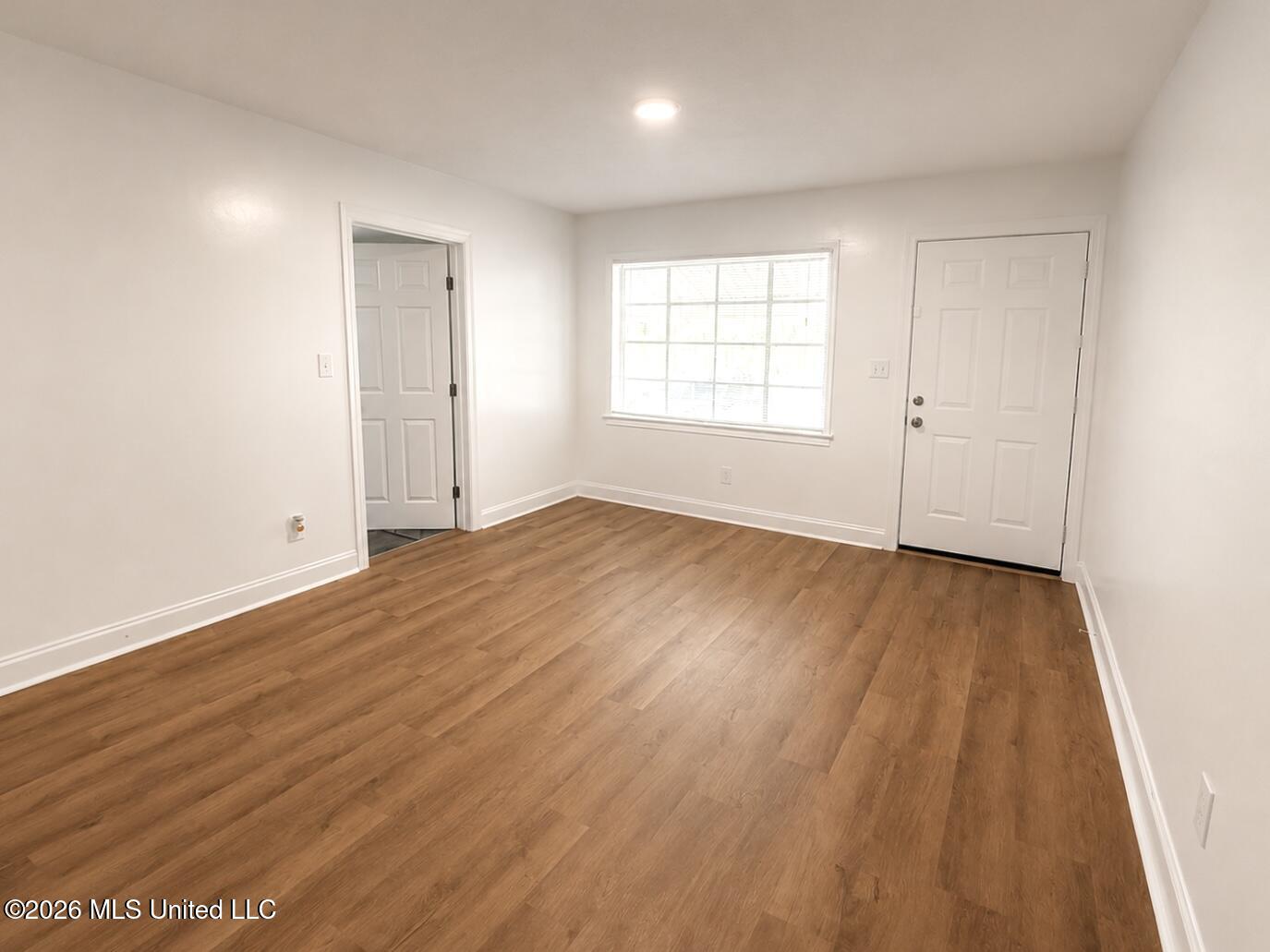 1872 Shady Lane Drive Property Photo 2