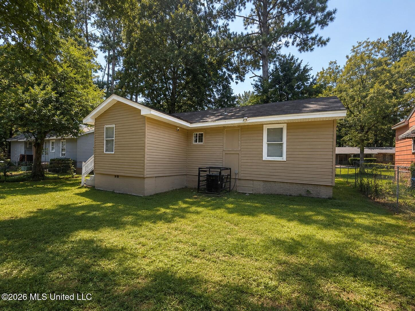 1872 Shady Lane Drive Property Photo 17