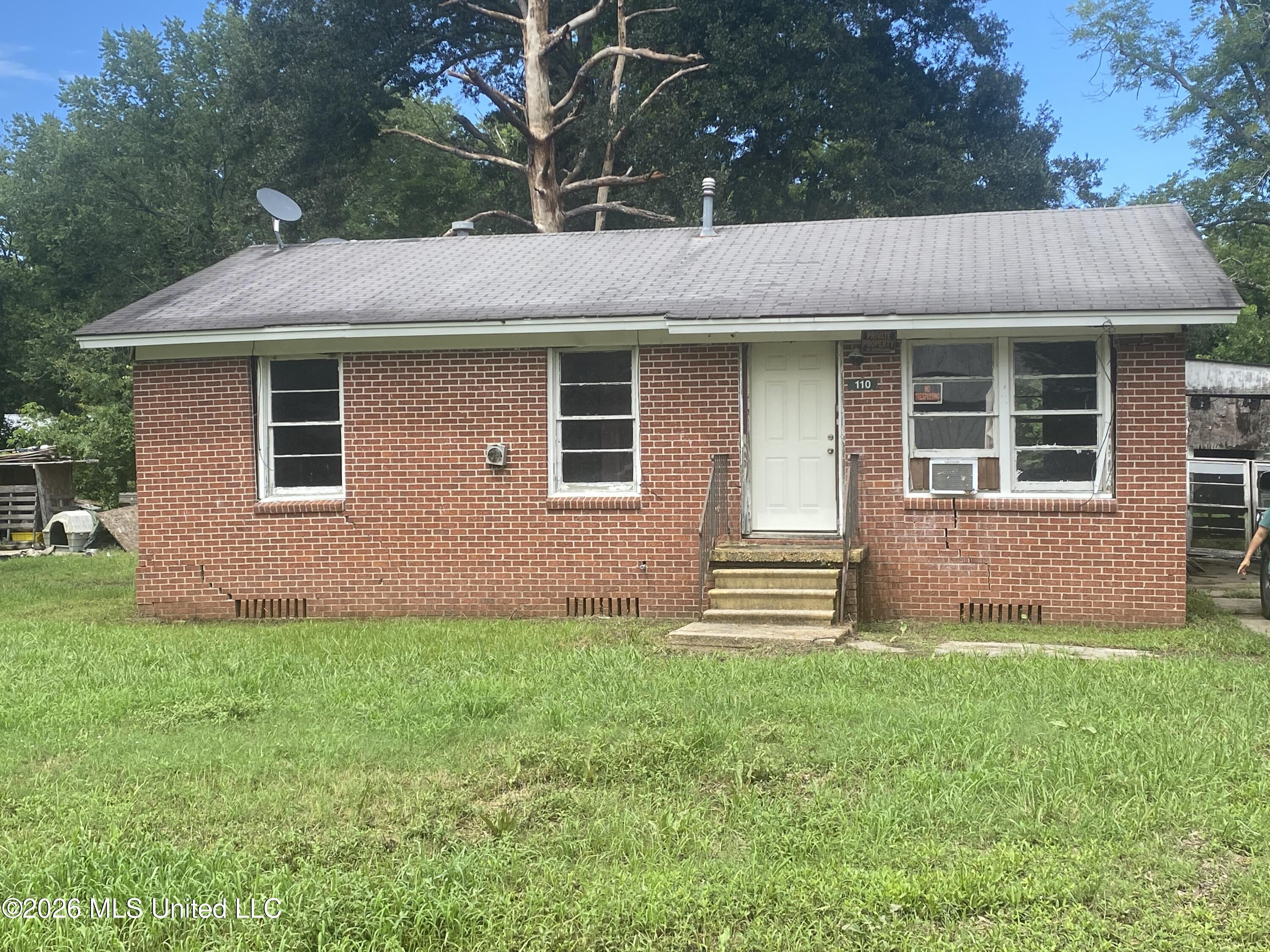 110 Oak Street Property Photo 1