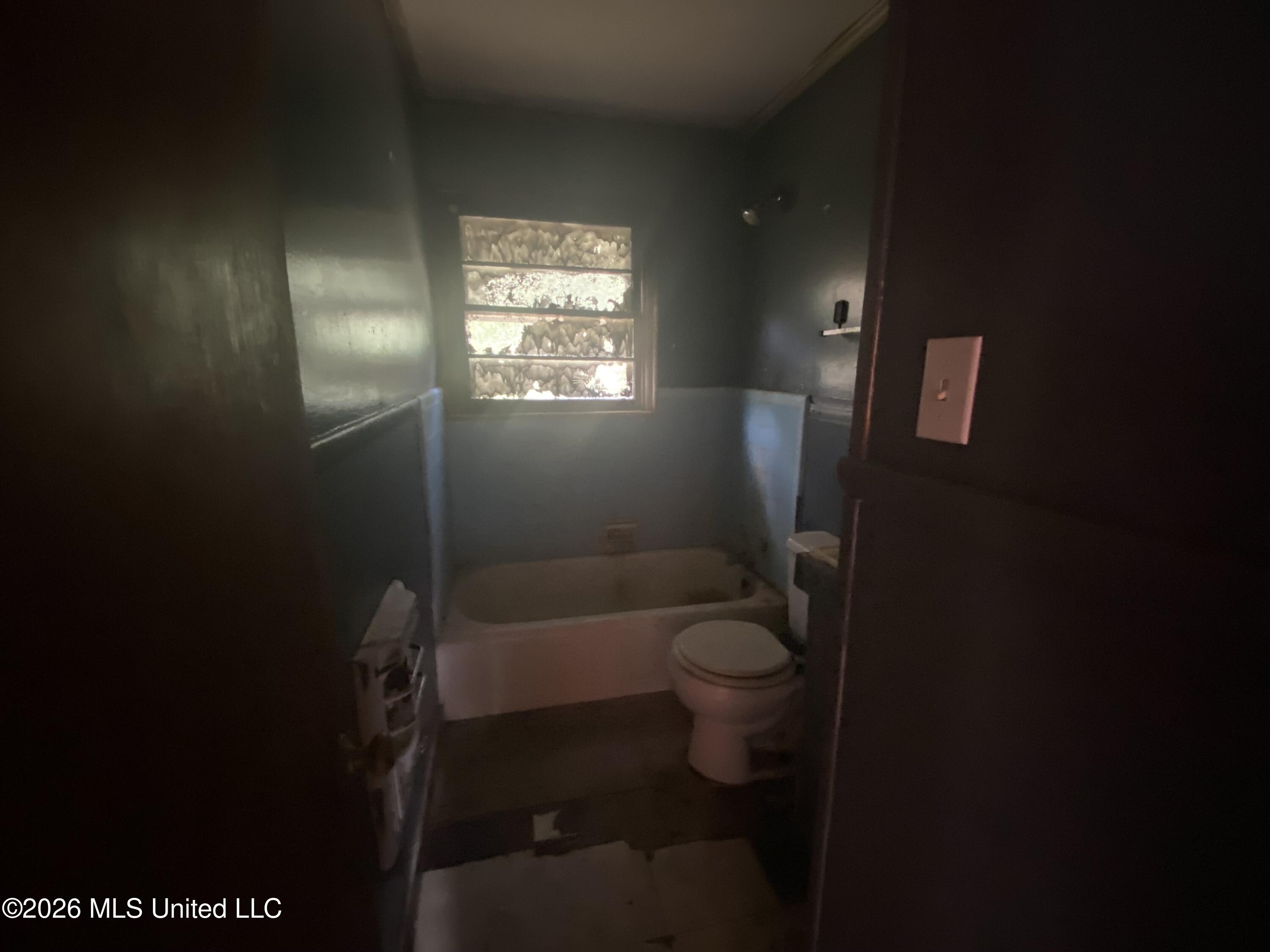 110 Oak Street Property Photo 9