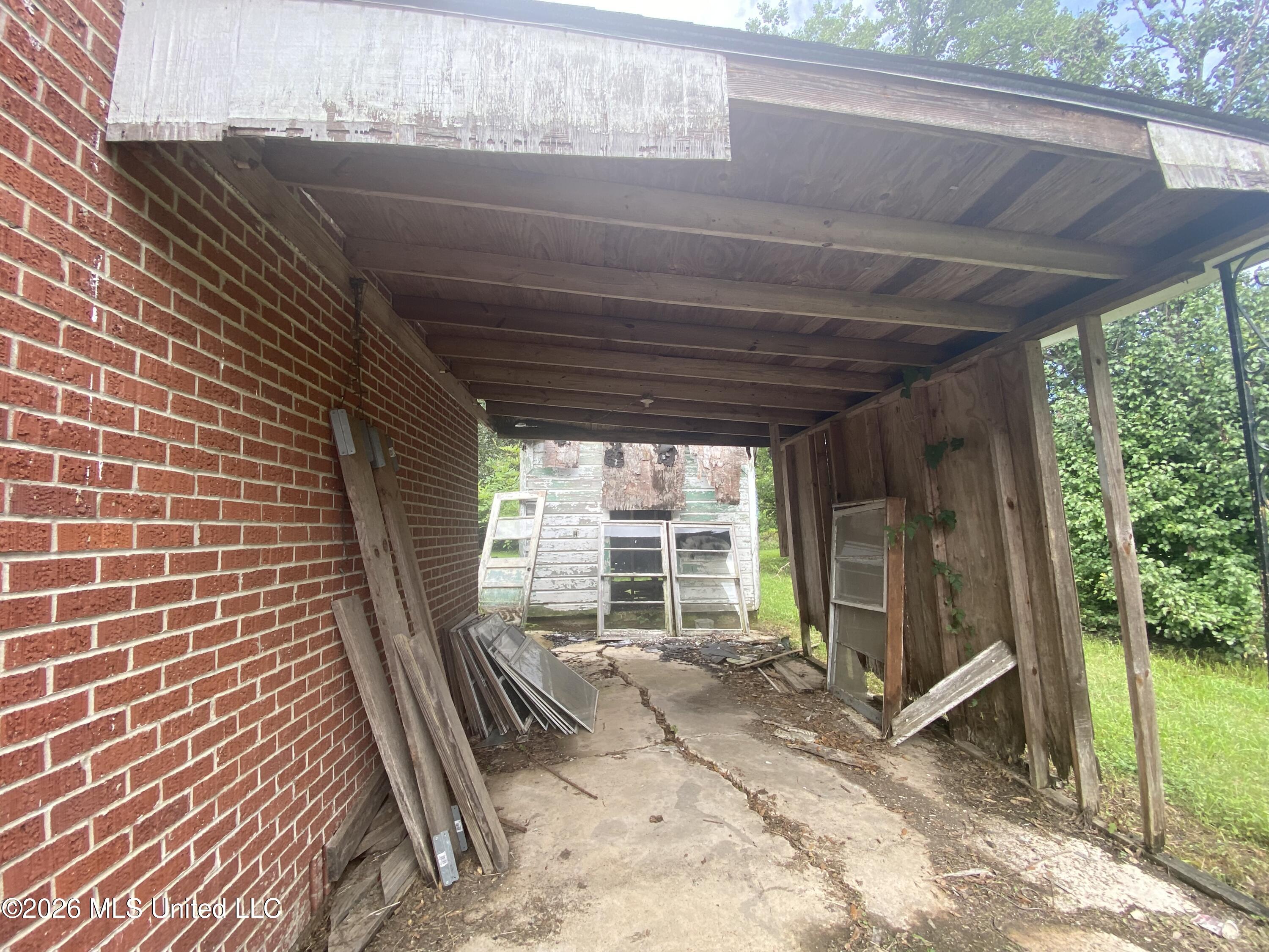 110 Oak Street Property Photo 17