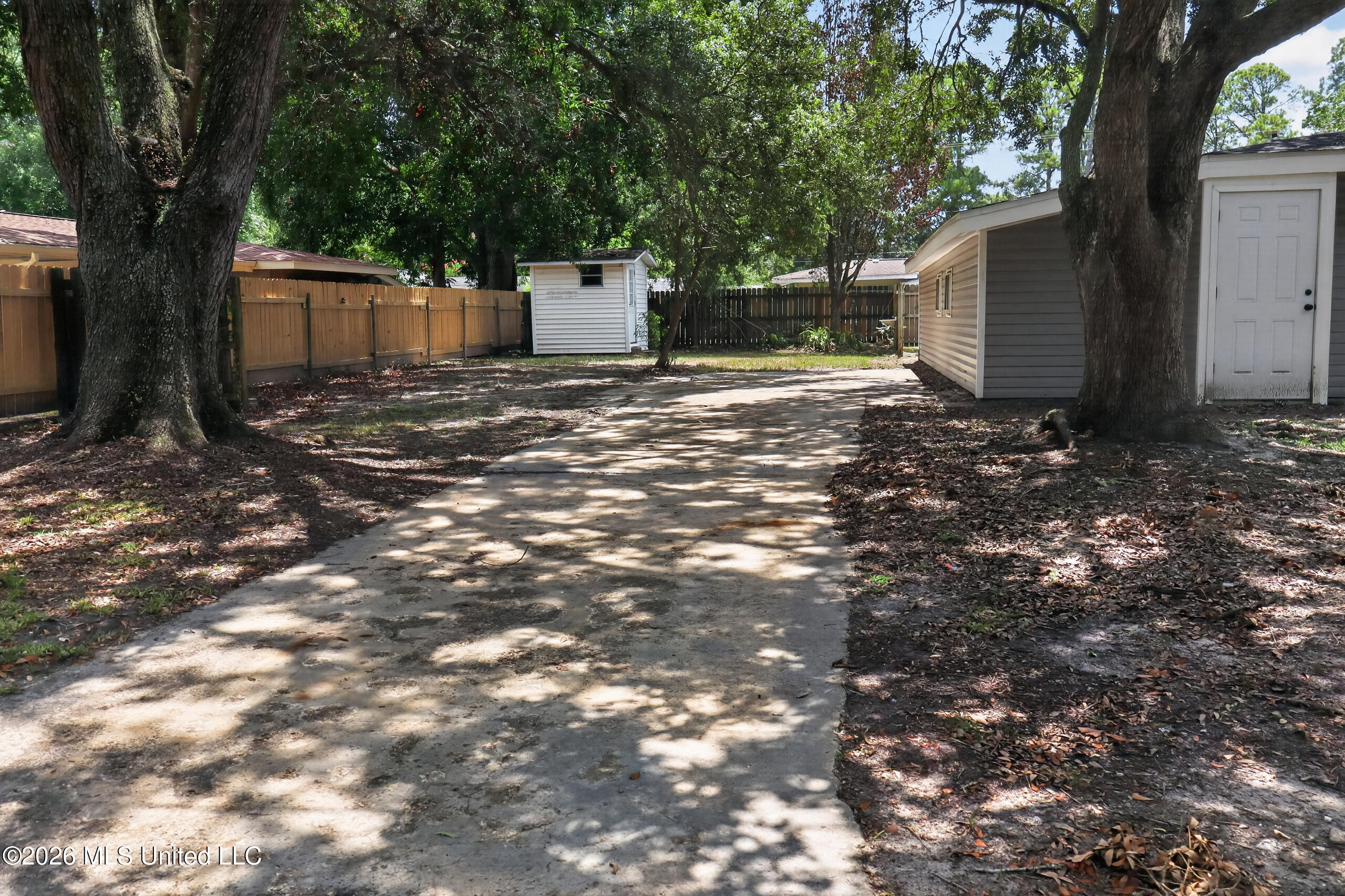 1910 Meadowbrook Street Property Photo 8