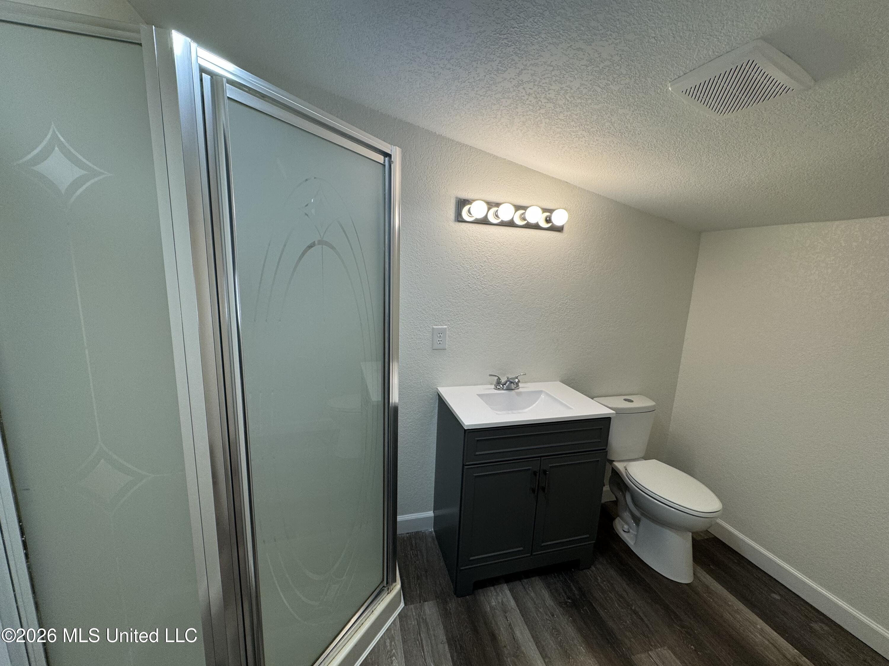 1910 Meadowbrook Street Property Photo 23