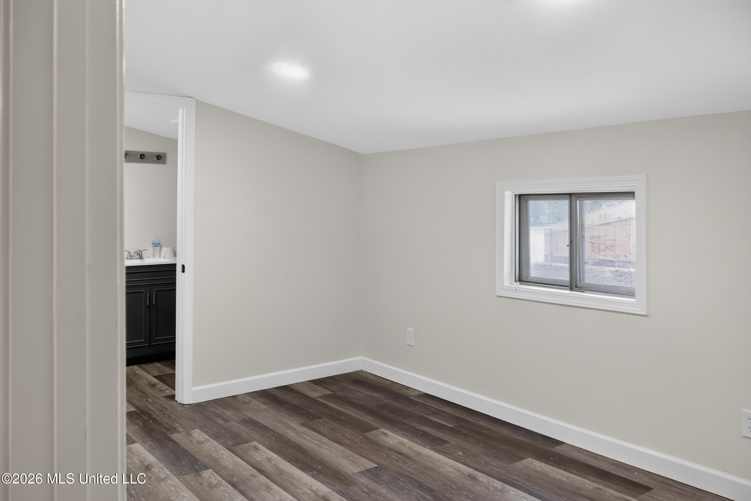 1910 Meadowbrook Street Property Photo 25