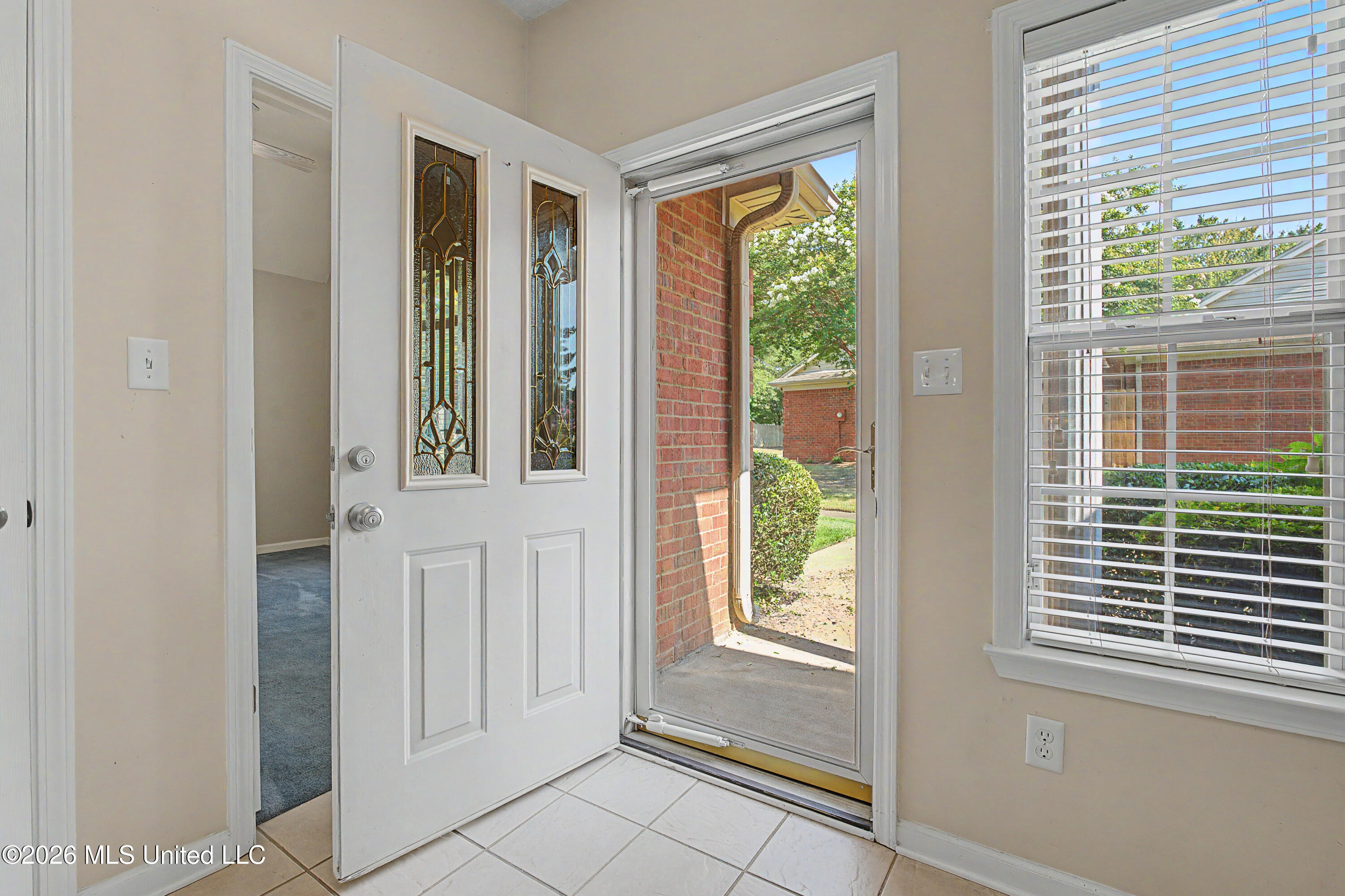 816 Cardinal Lane Property Photo 4