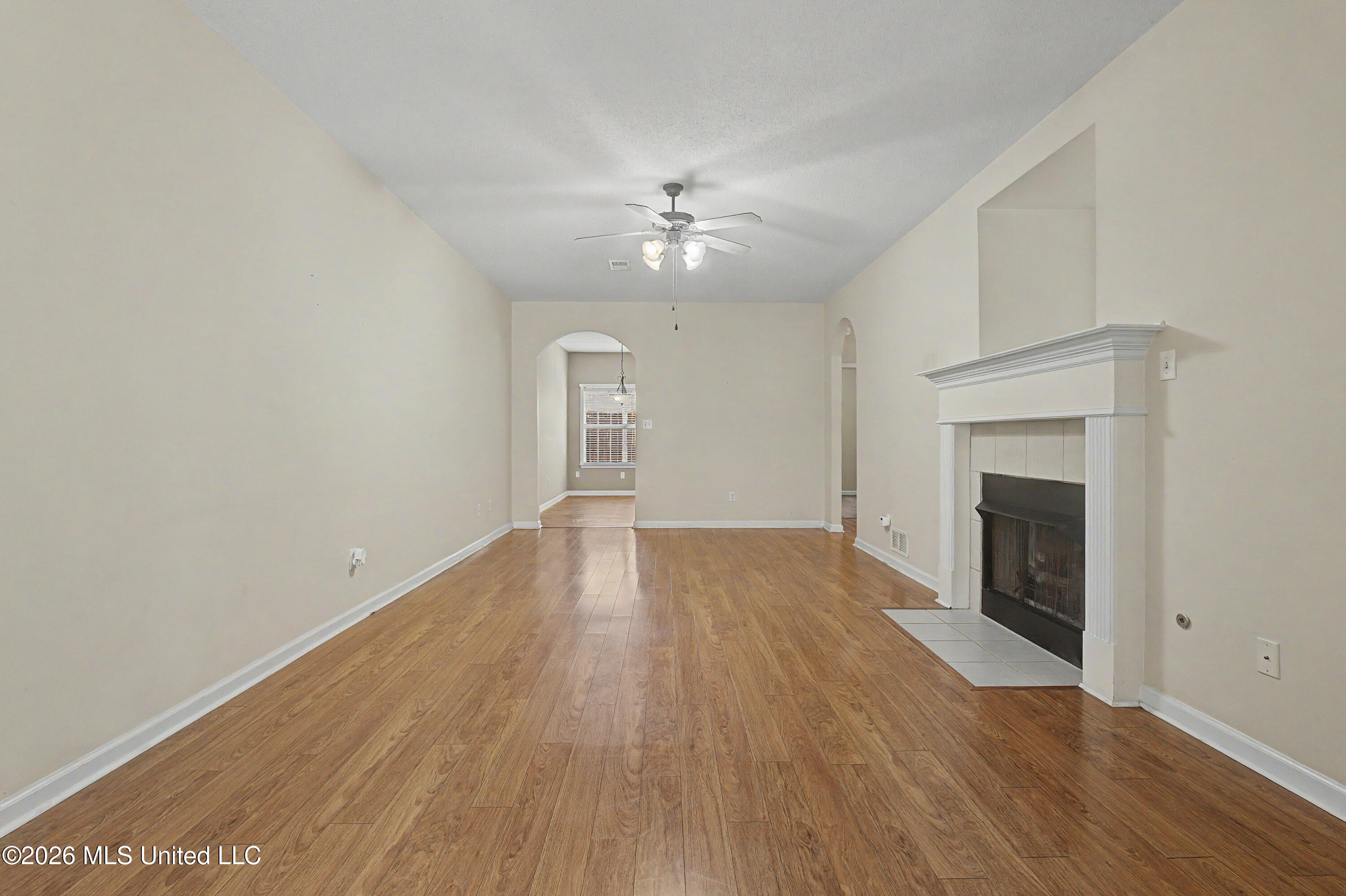 816 Cardinal Lane Property Photo 6