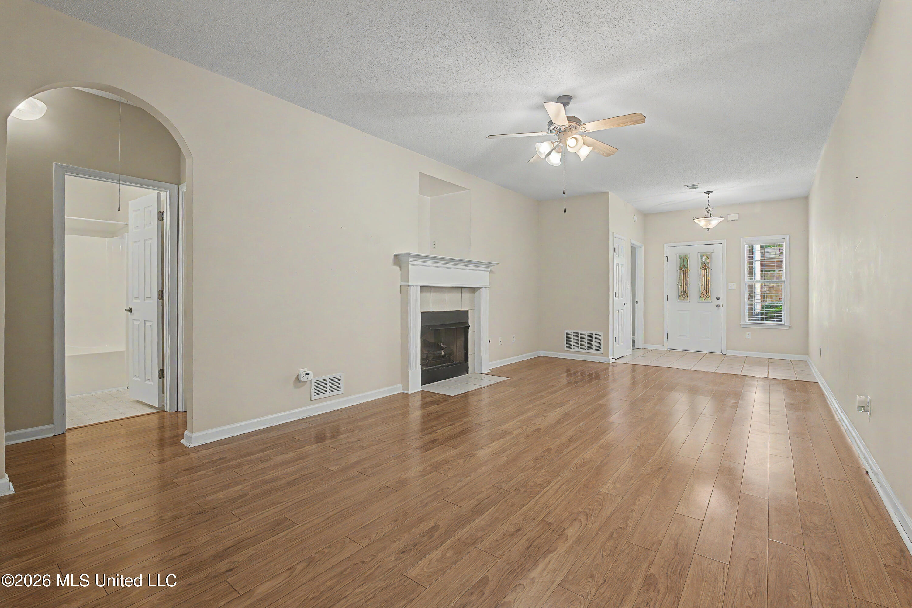 816 Cardinal Lane Property Photo 8