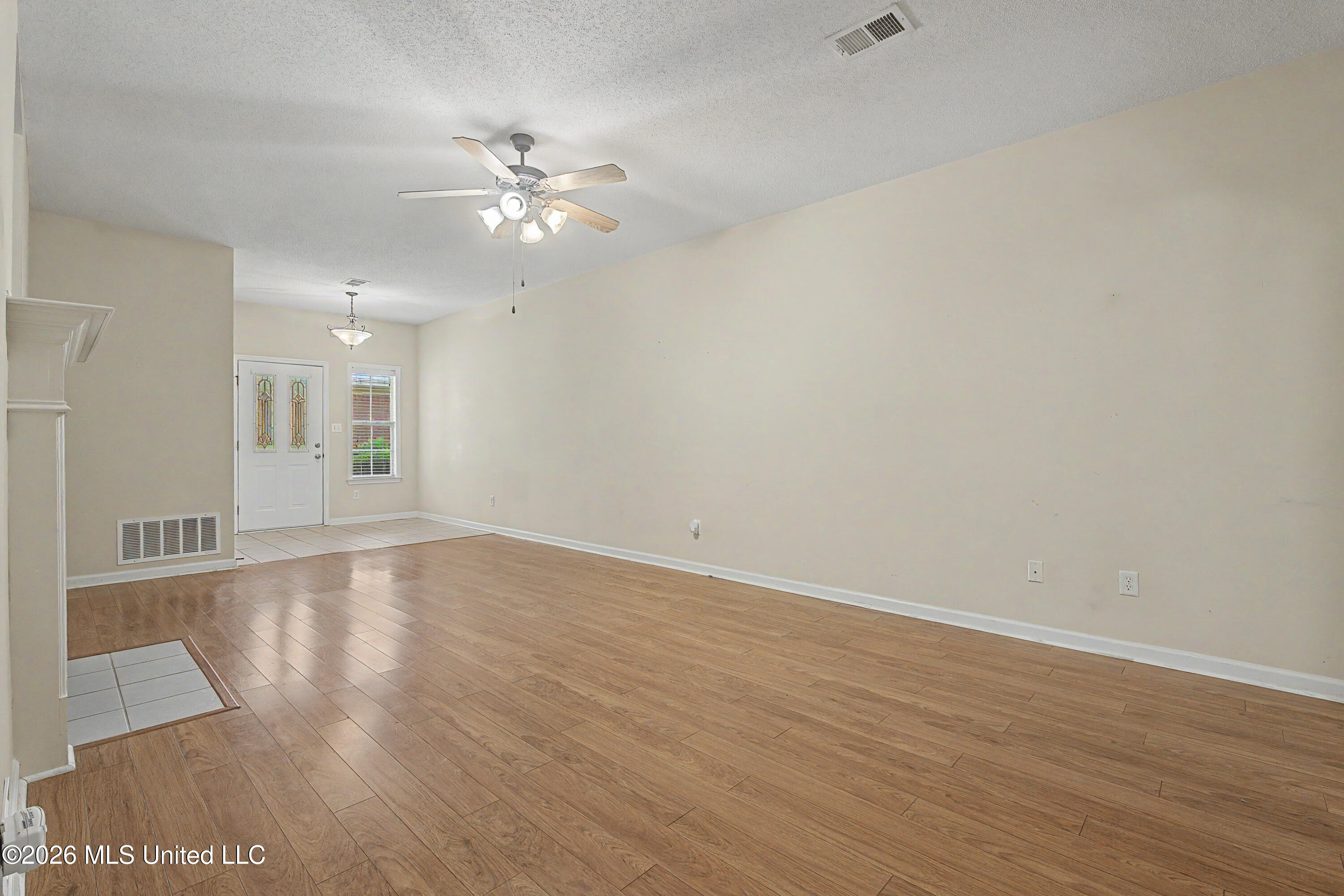 816 Cardinal Lane Property Photo 9