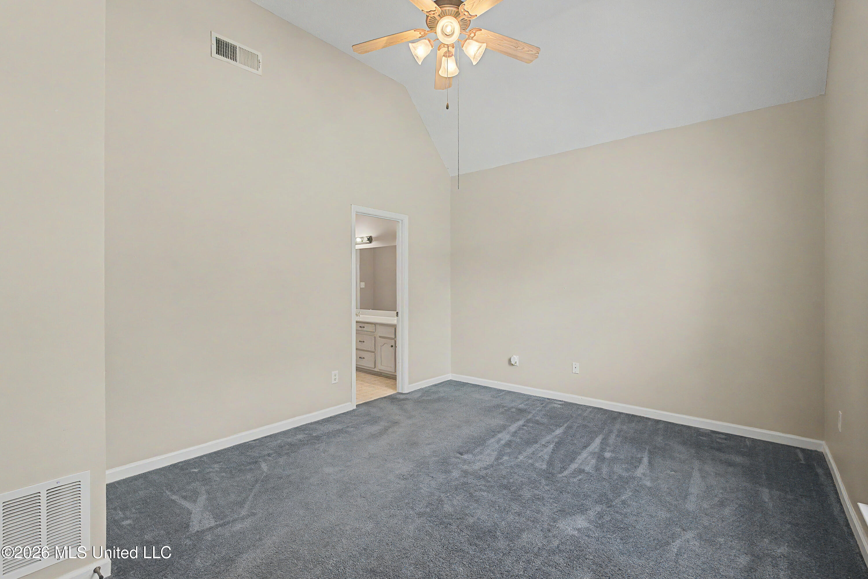816 Cardinal Lane Property Photo 16