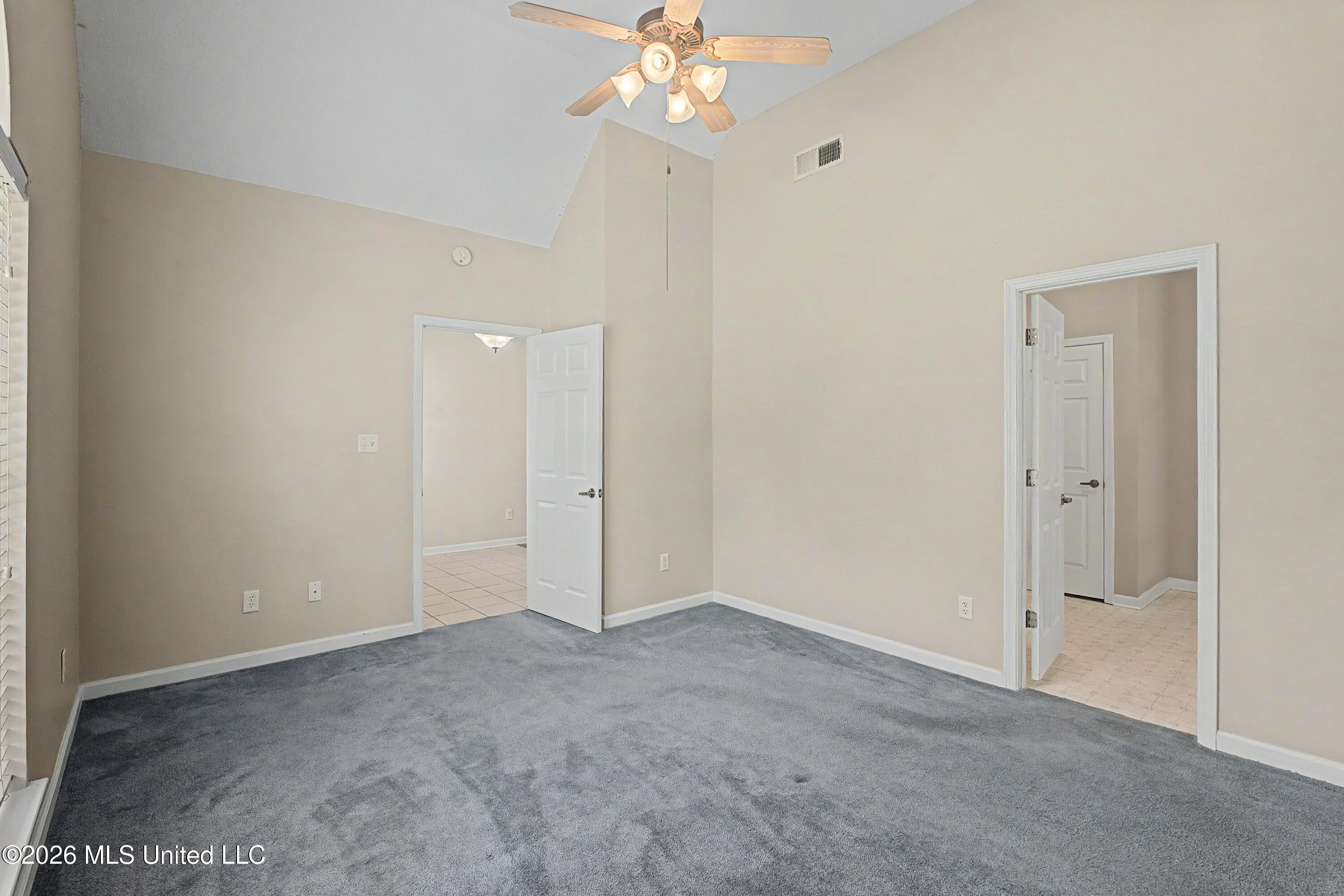 816 Cardinal Lane Property Photo 17