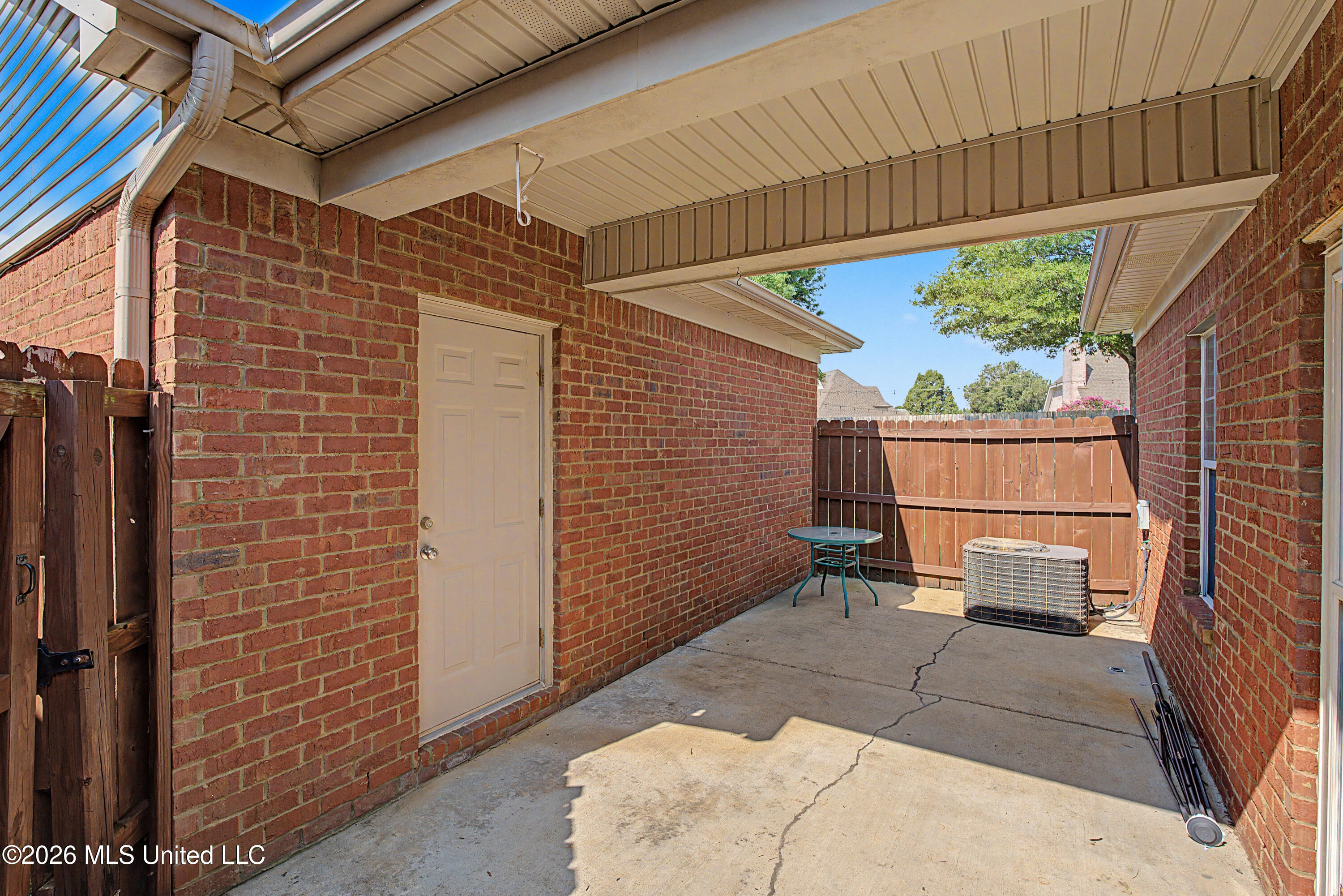 816 Cardinal Lane Property Photo 25
