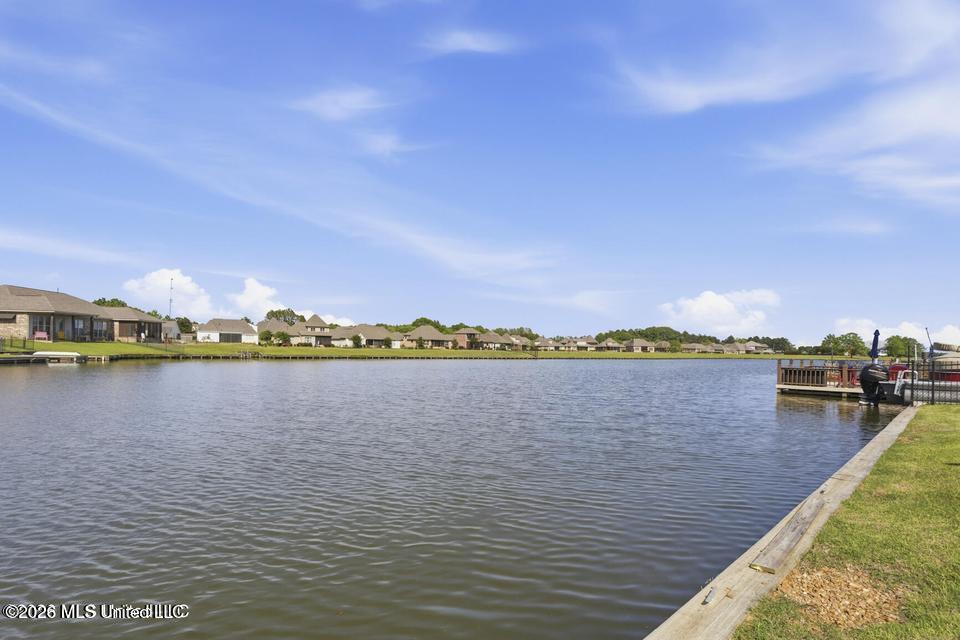 108 Martinique Drive Property Photo 6