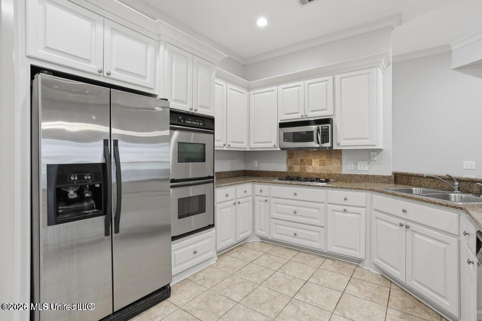 108 Martinique Drive Property Photo 31
