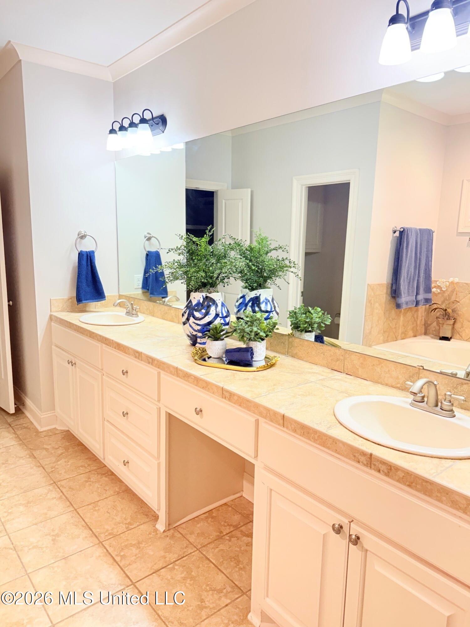 108 Martinique Drive Property Photo 38
