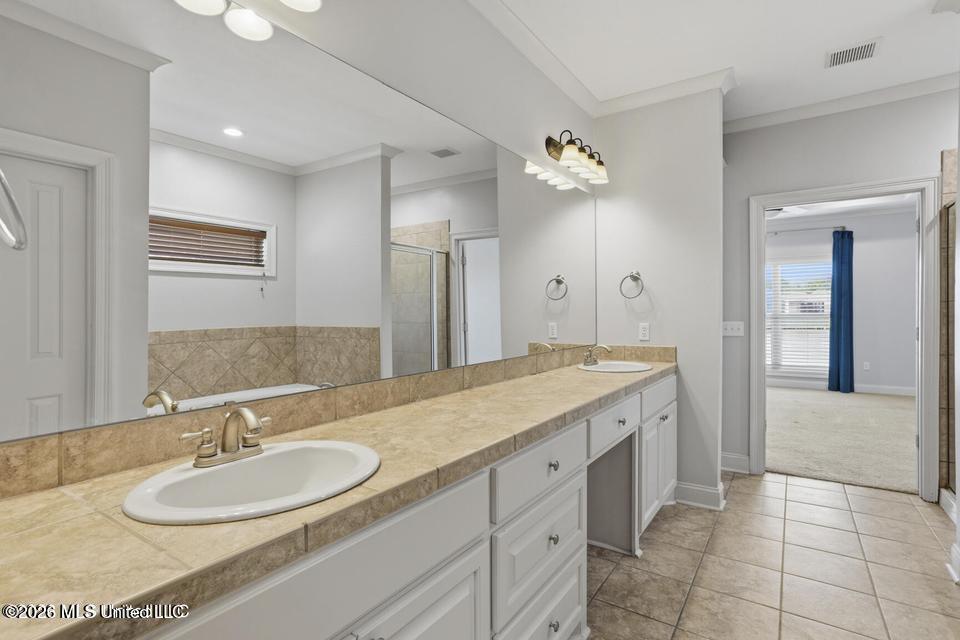 108 Martinique Drive Property Photo 40