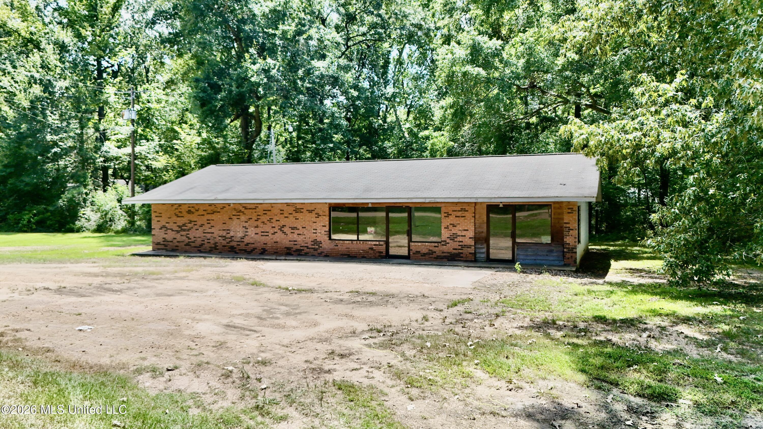 1125 Clinton-tinnin Road Property Photo 3