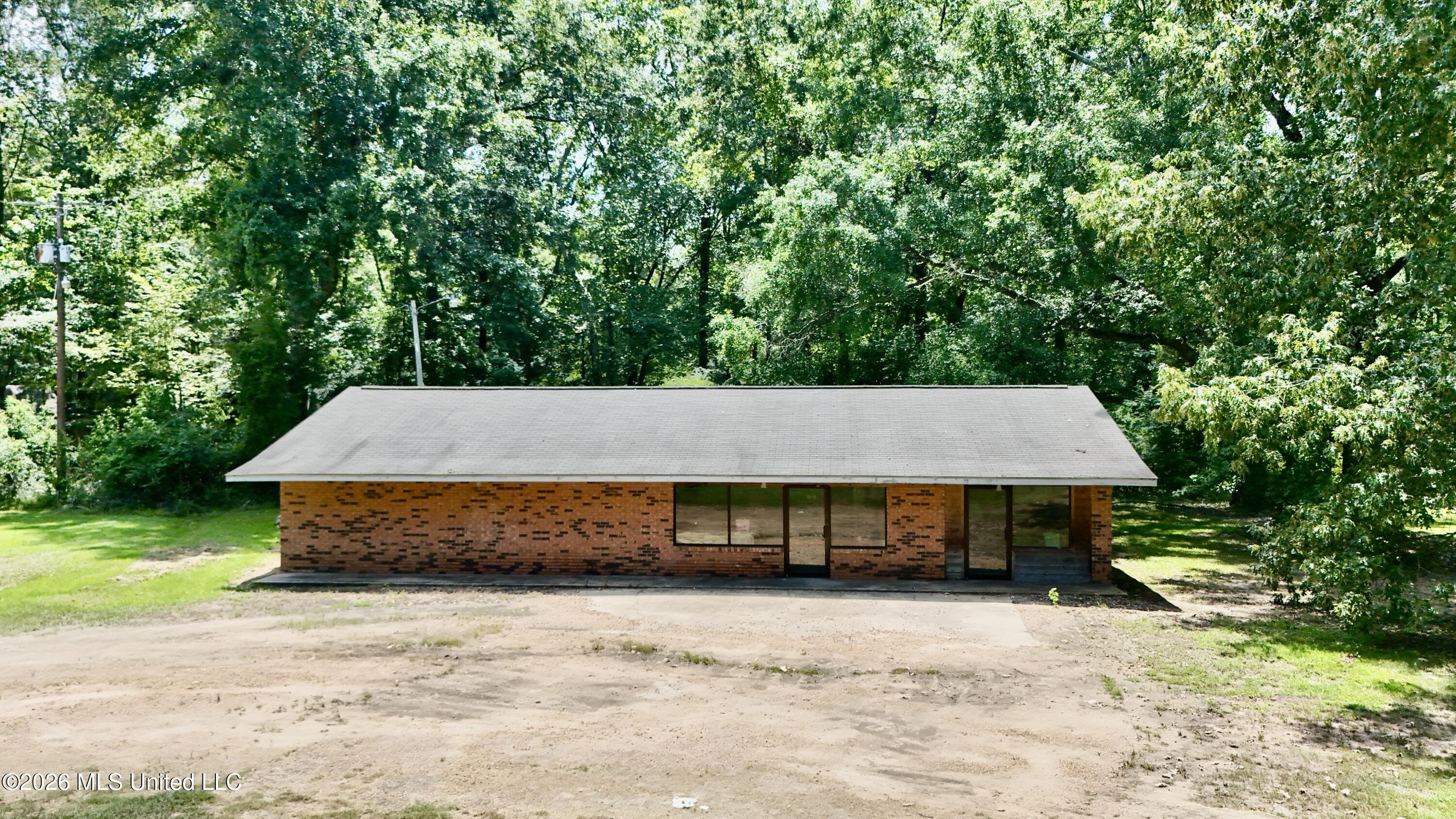 1125 Clinton-tinnin Road Property Photo 4