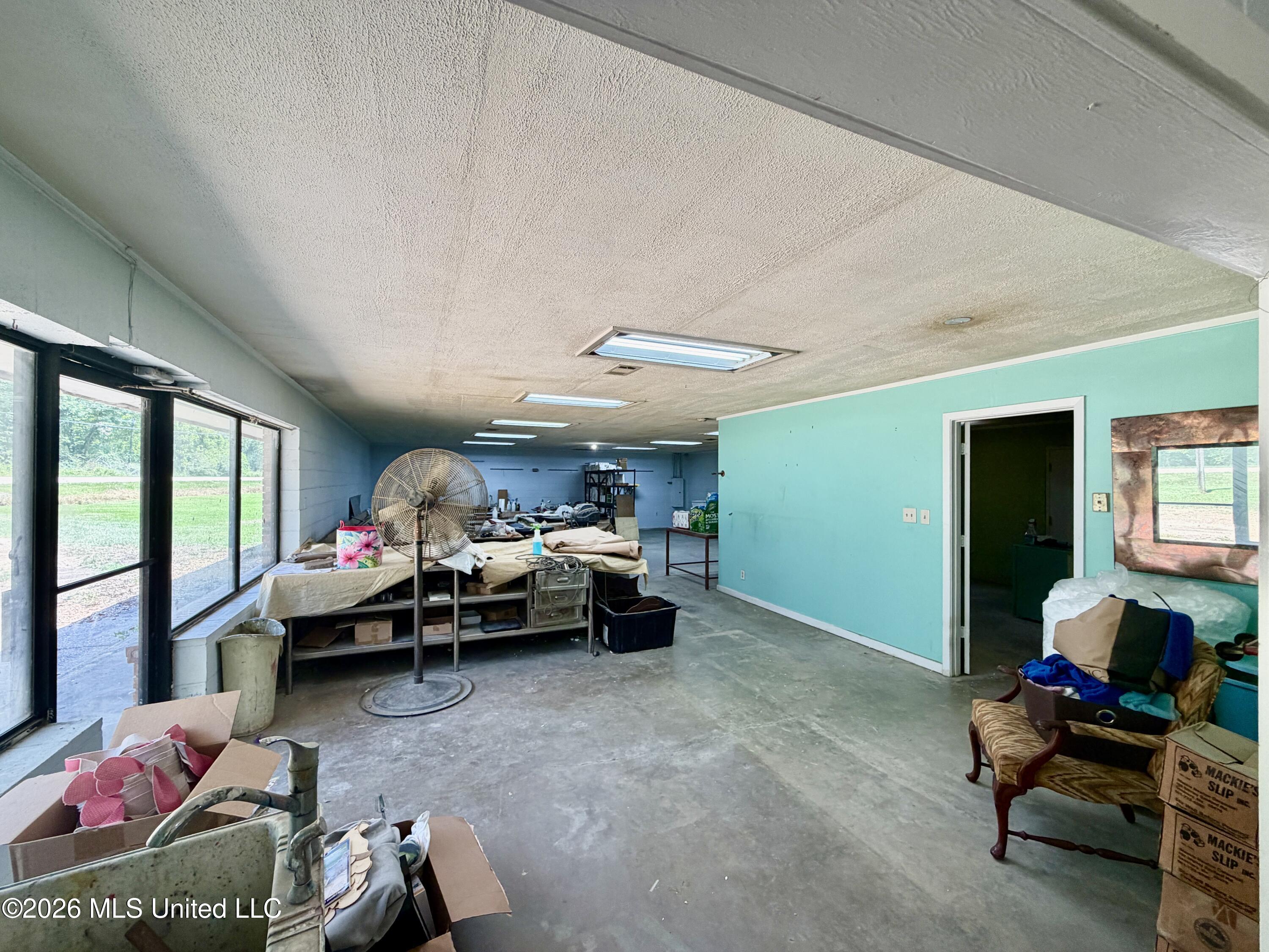 1125 Clinton-tinnin Road Property Photo 9