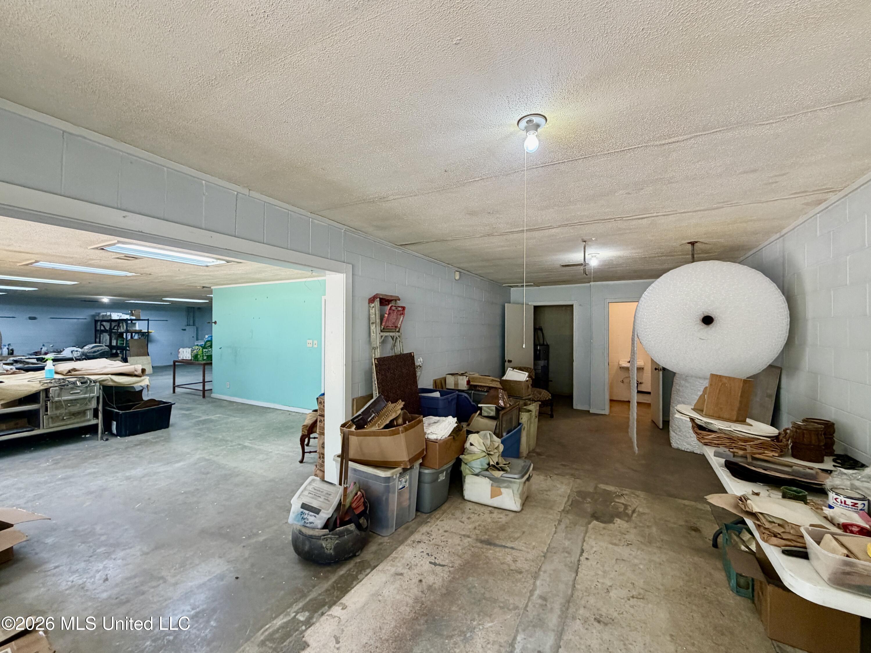 1125 Clinton-tinnin Road Property Photo 11