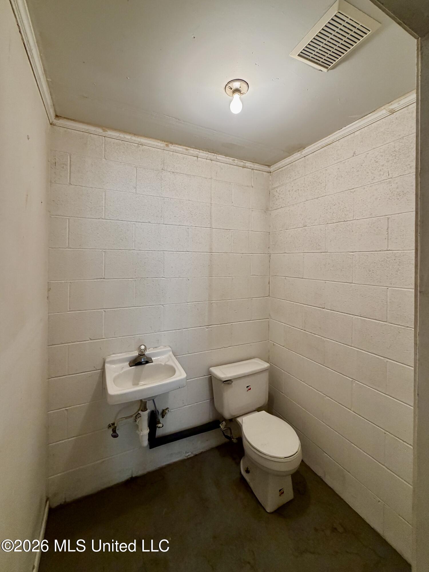 1125 Clinton-tinnin Road Property Photo 12