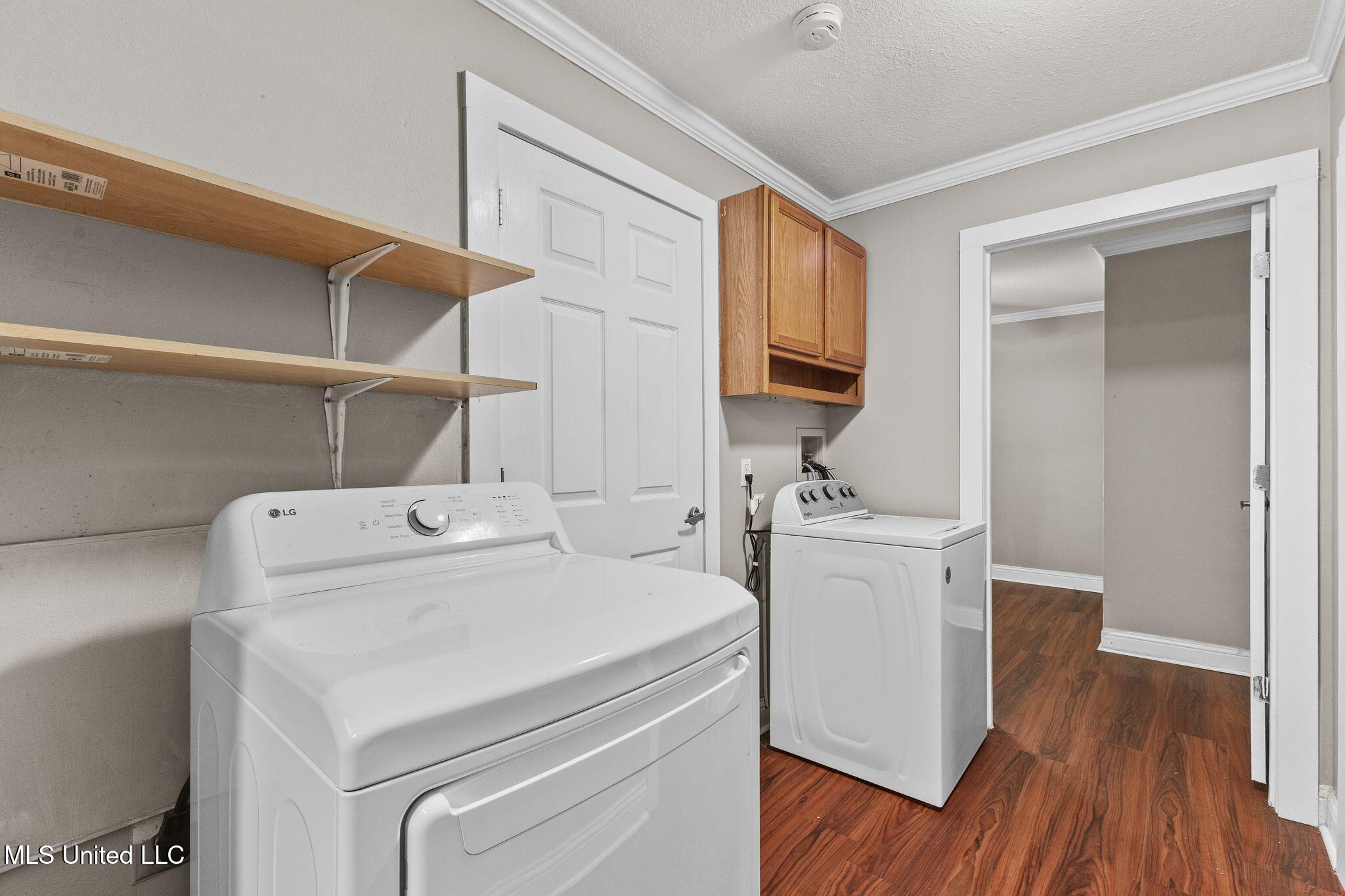 533 E College Avenue Property Photo 17