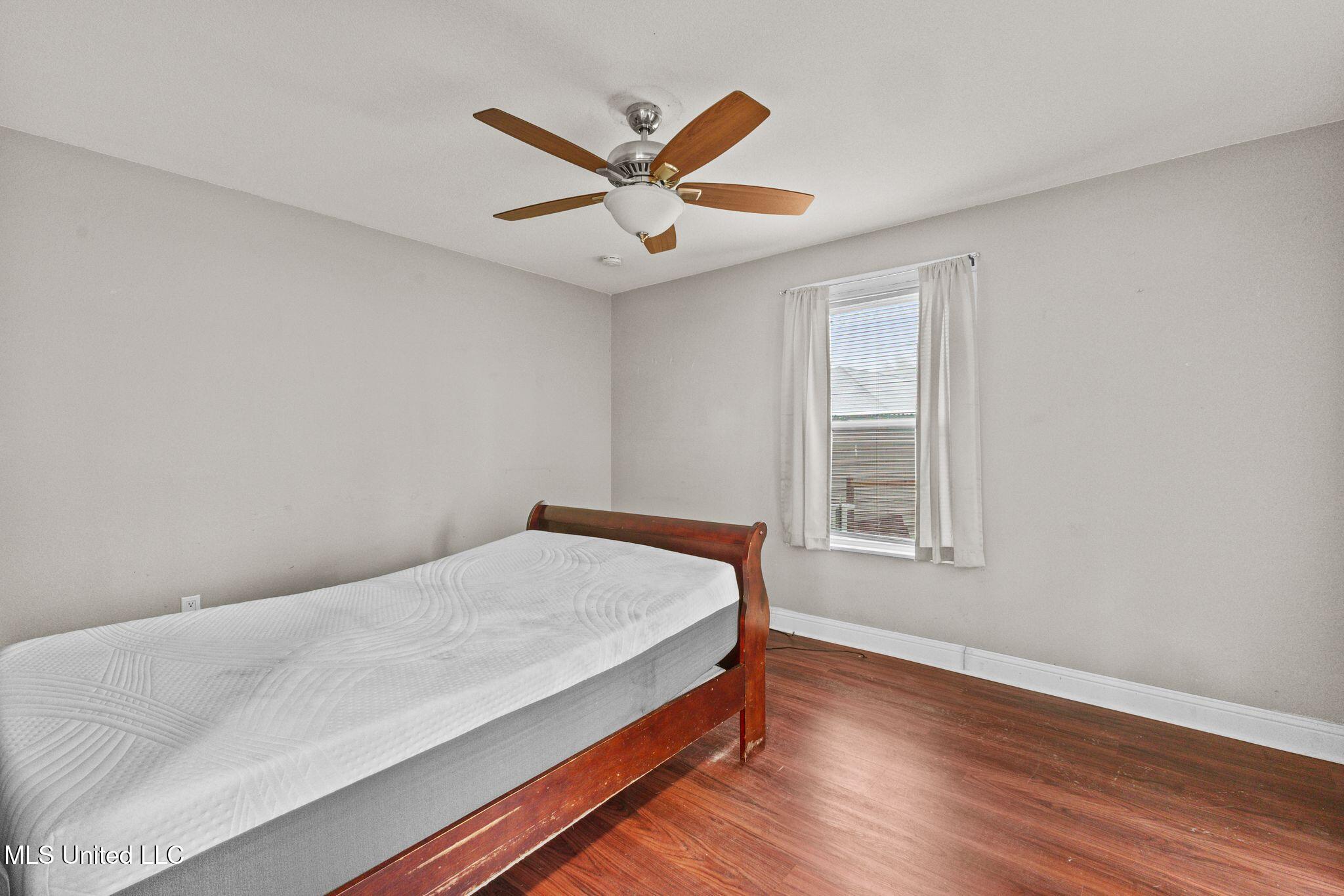 533 E College Avenue Property Photo 19