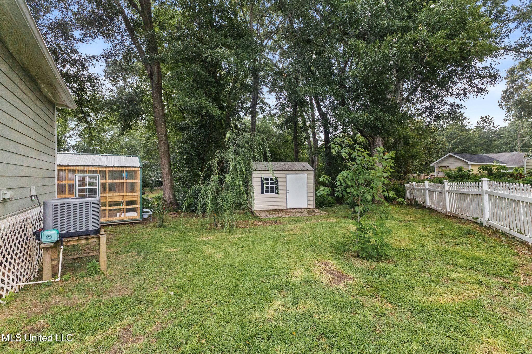 533 E College Avenue Property Photo 22