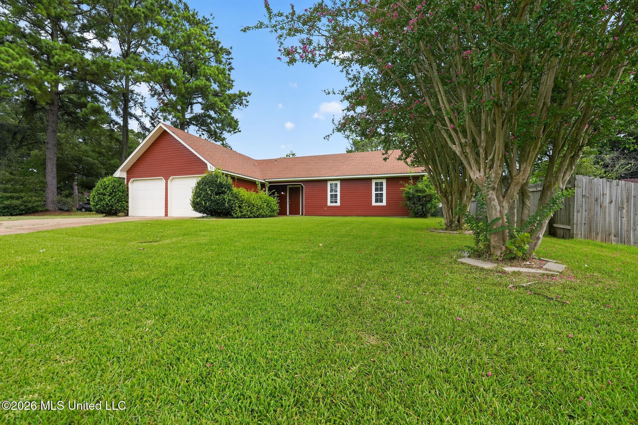 334 E Timber Ridge Court Property Photo 2