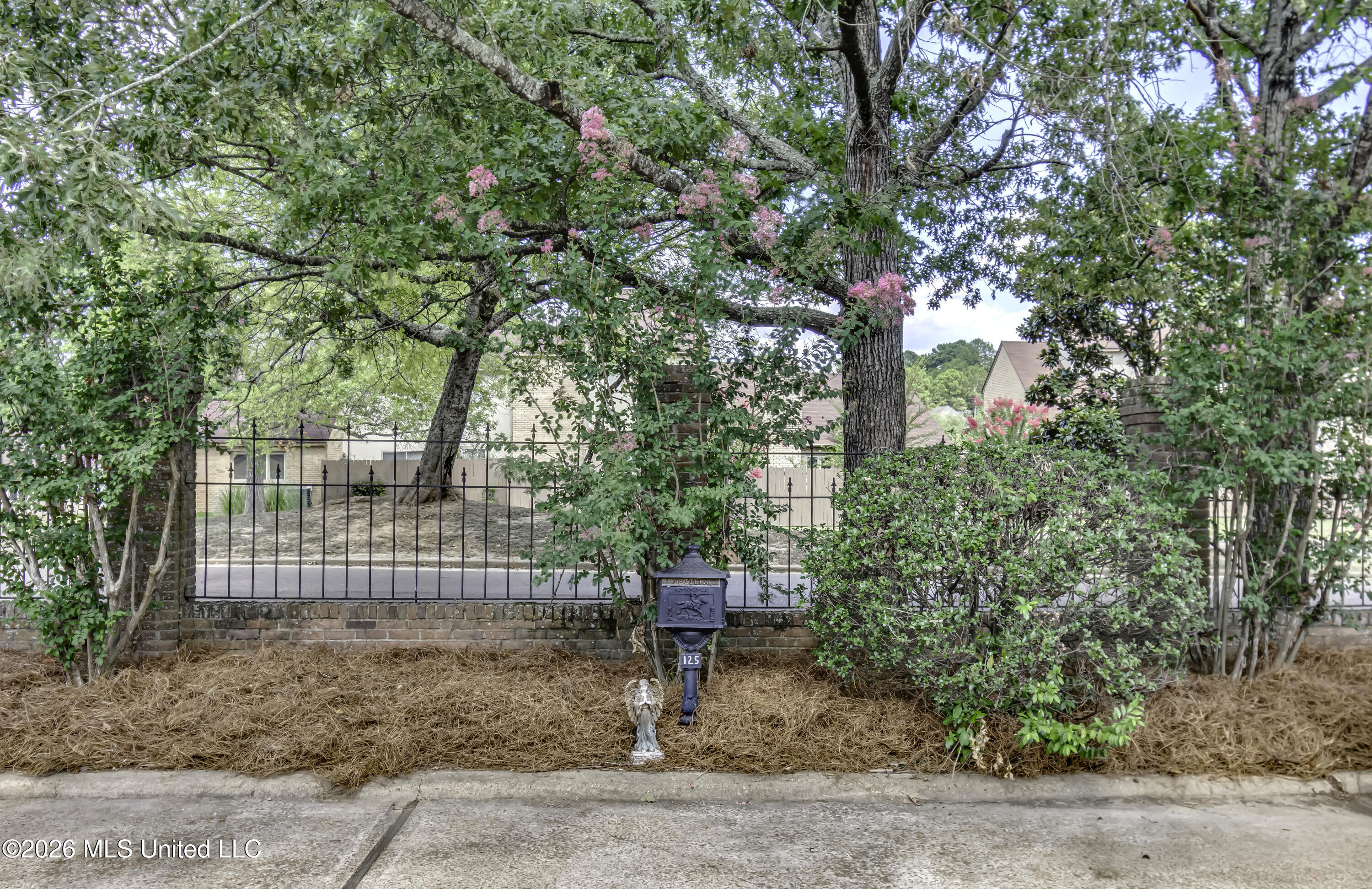 125 Northpointe Parkway Property Photo 6