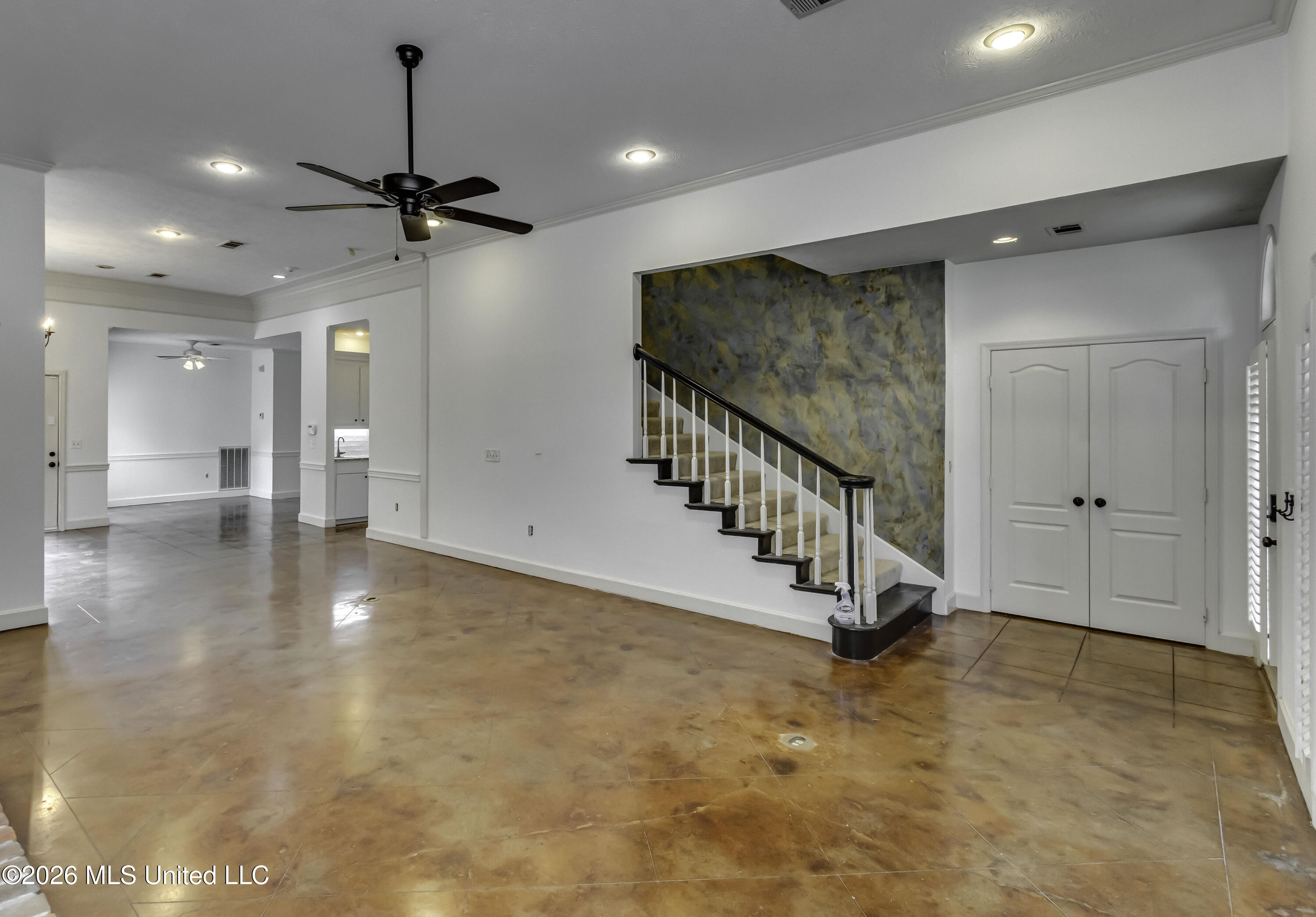 125 Northpointe Parkway Property Photo 9