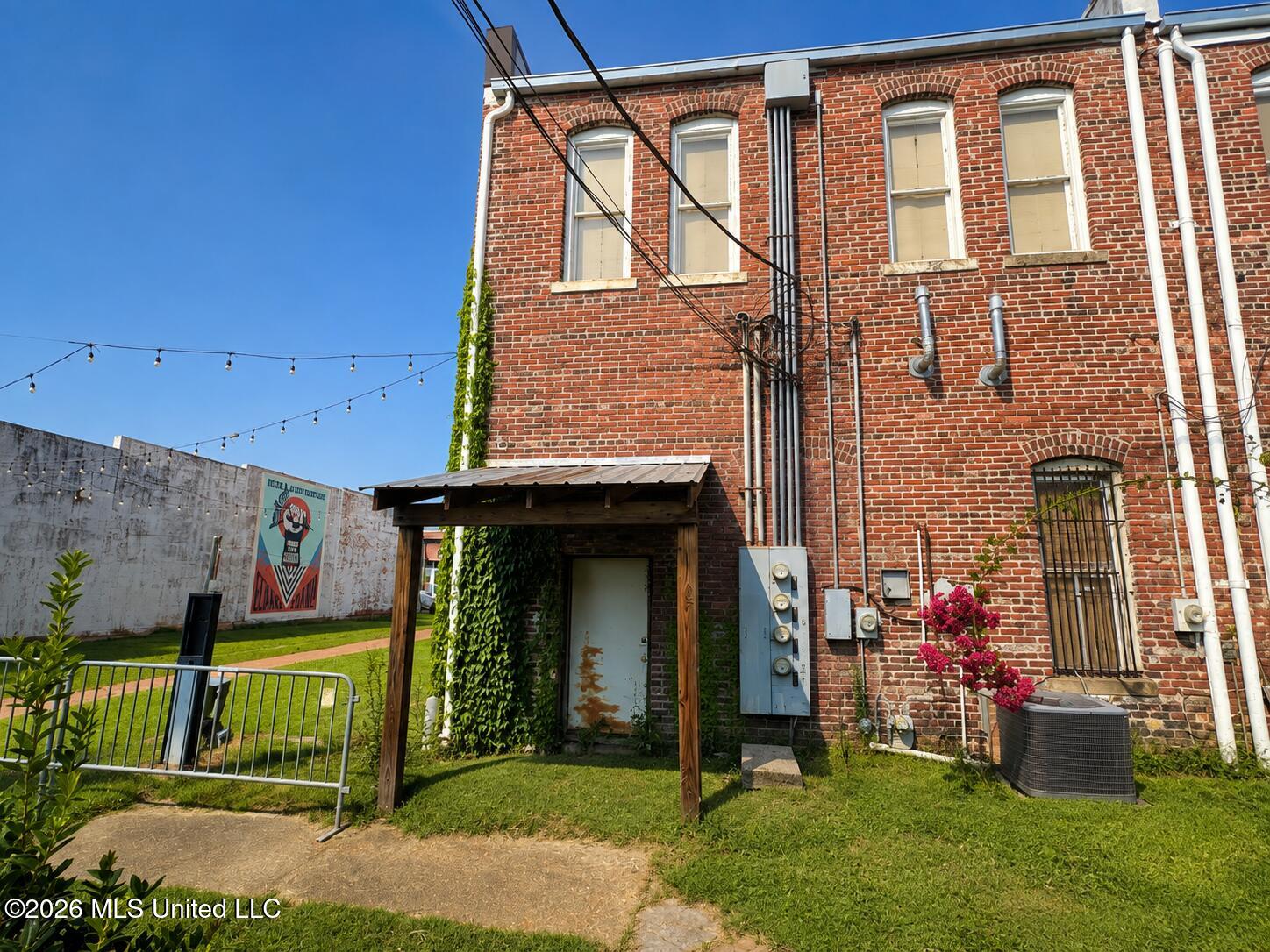 243 Delta Avenue Property Photo 3