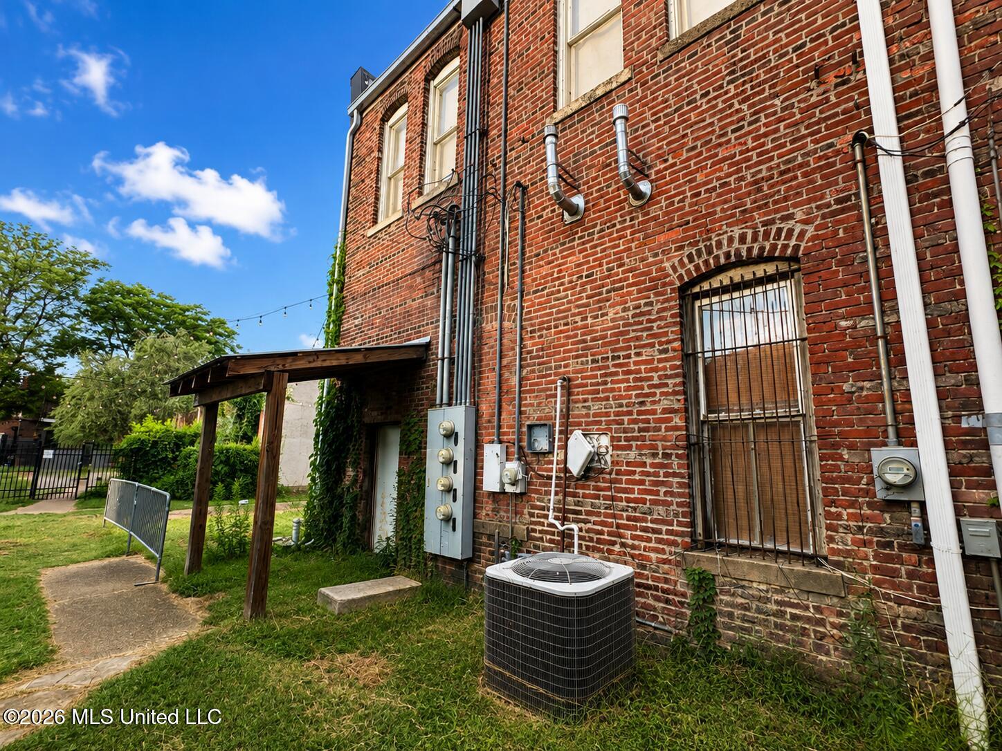 243 Delta Avenue Property Photo 5