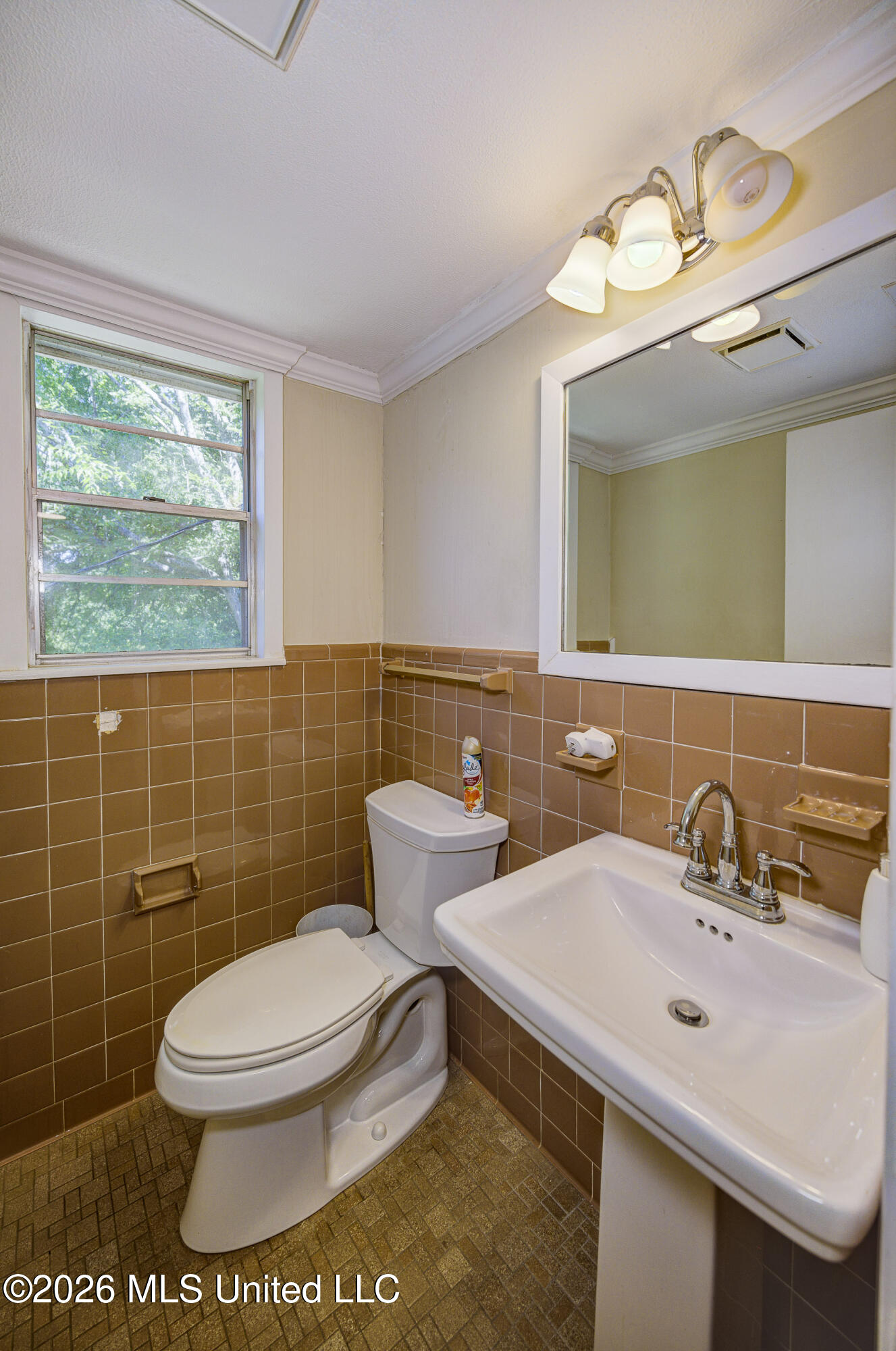 101 Colonial Drive Property Photo 27