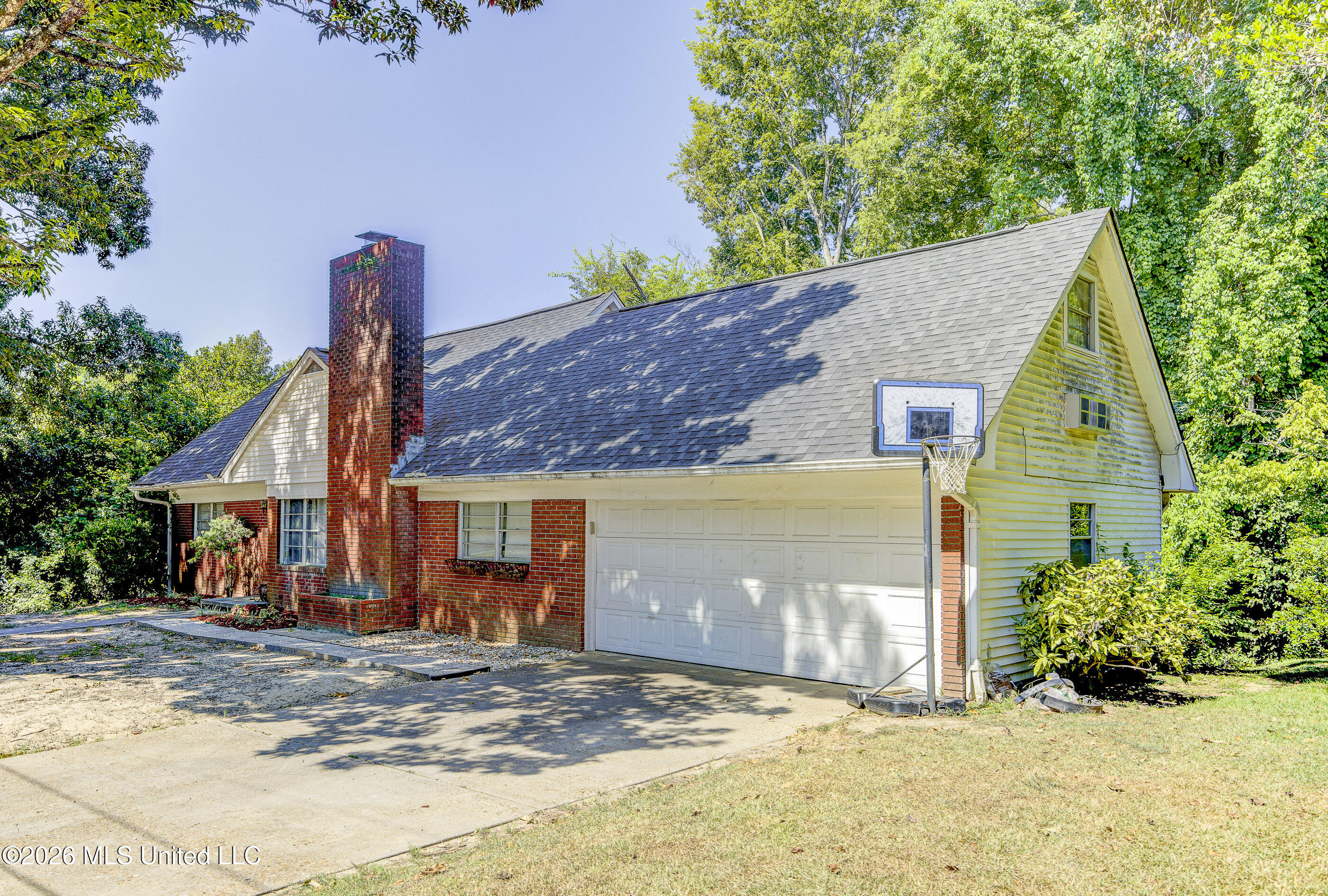 101 Colonial Drive Property Photo 40