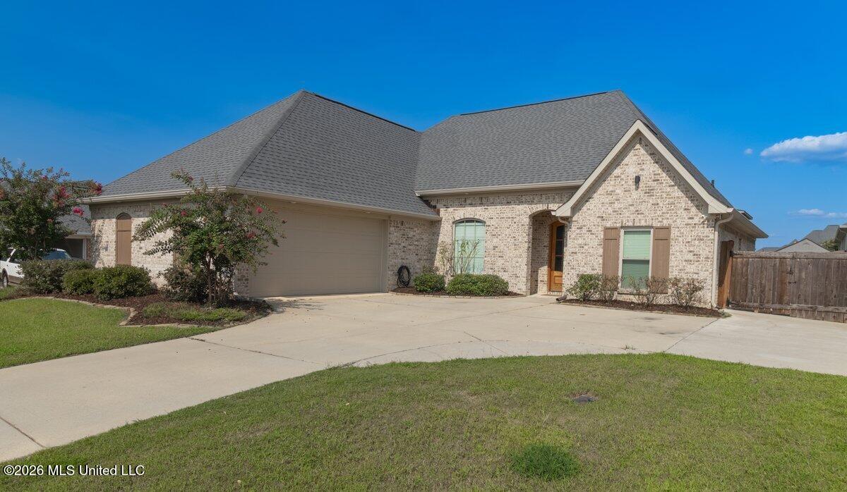 609 Gloucester Way Property Photo 1