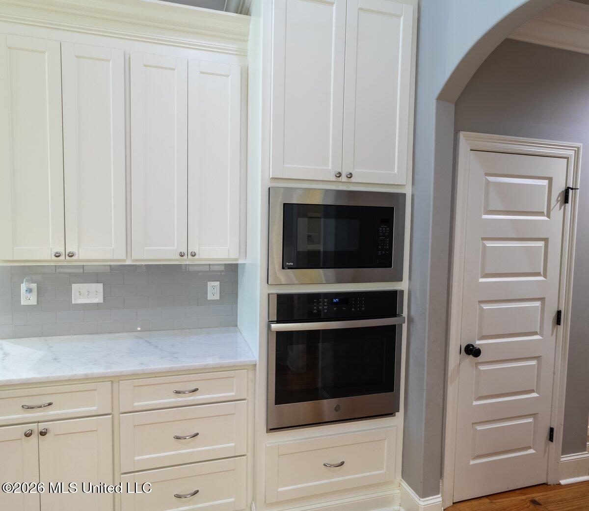 609 Gloucester Way Property Photo 11