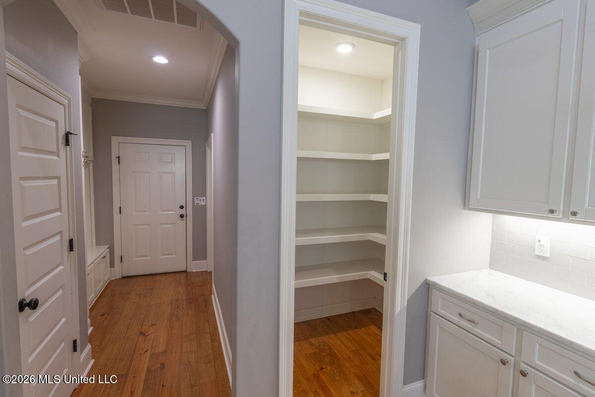 609 Gloucester Way Property Photo 12