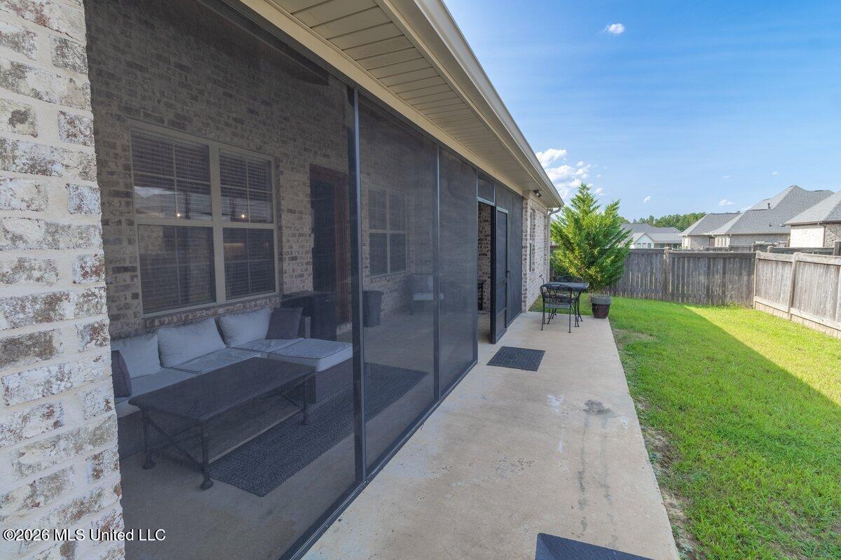 609 Gloucester Way Property Photo 34