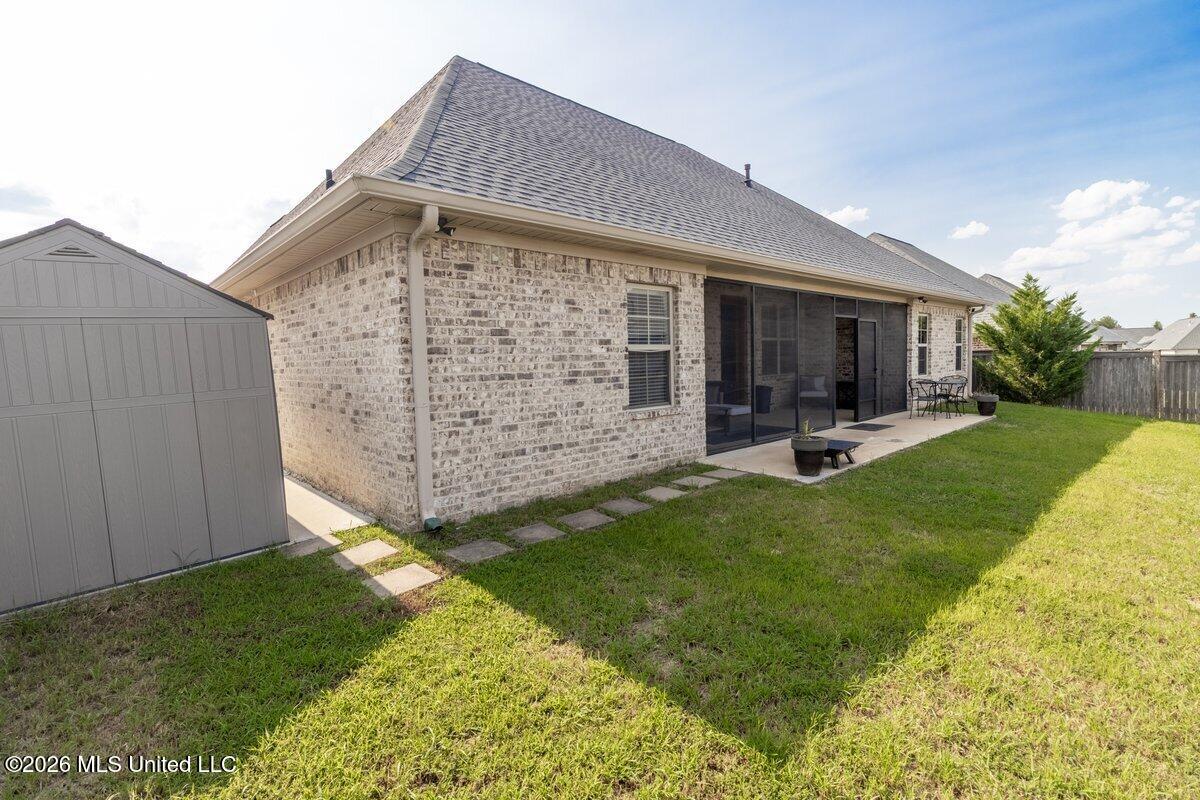 609 Gloucester Way Property Photo 35