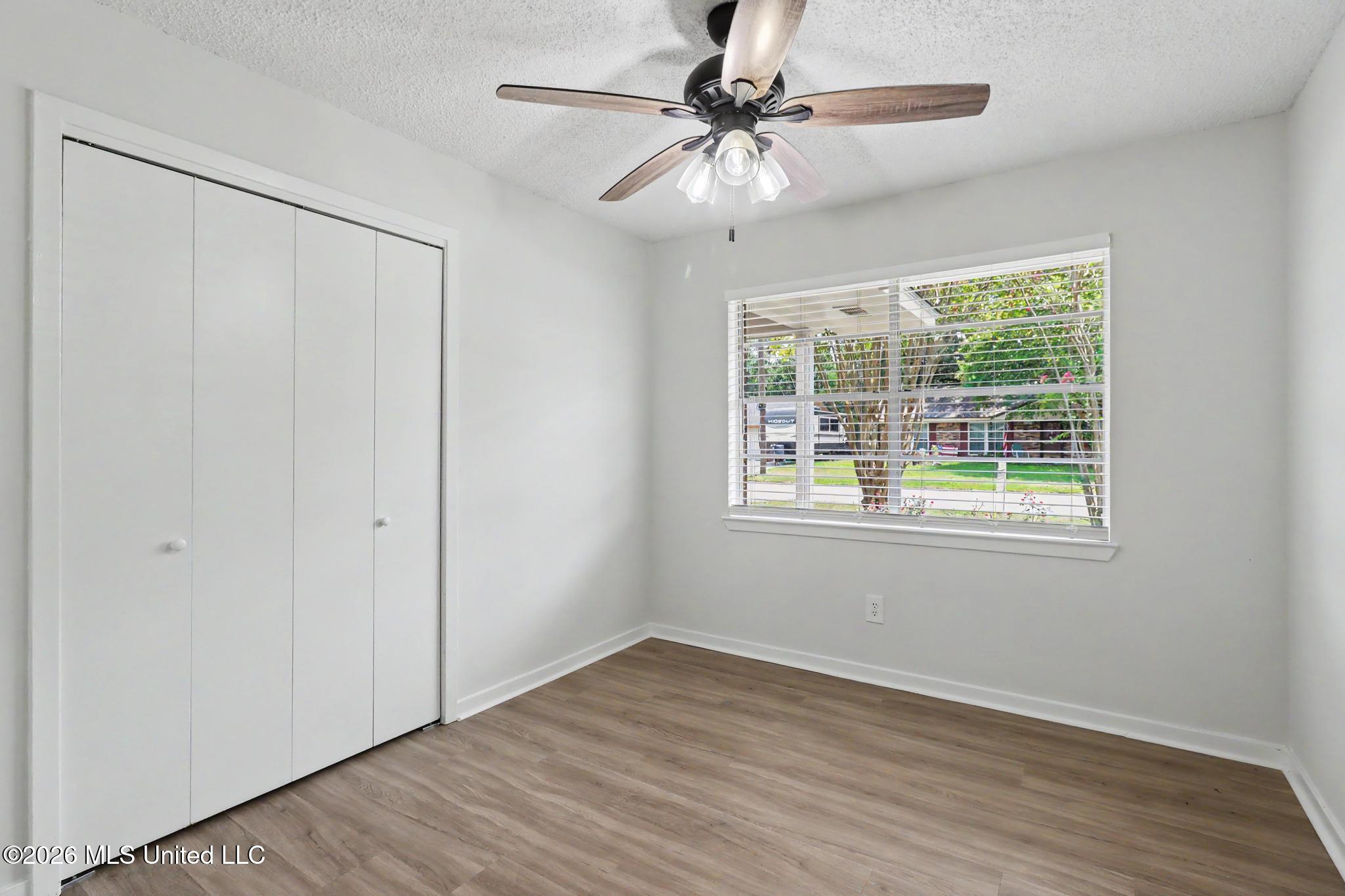 2074 Trailwood Drive Property Photo 12