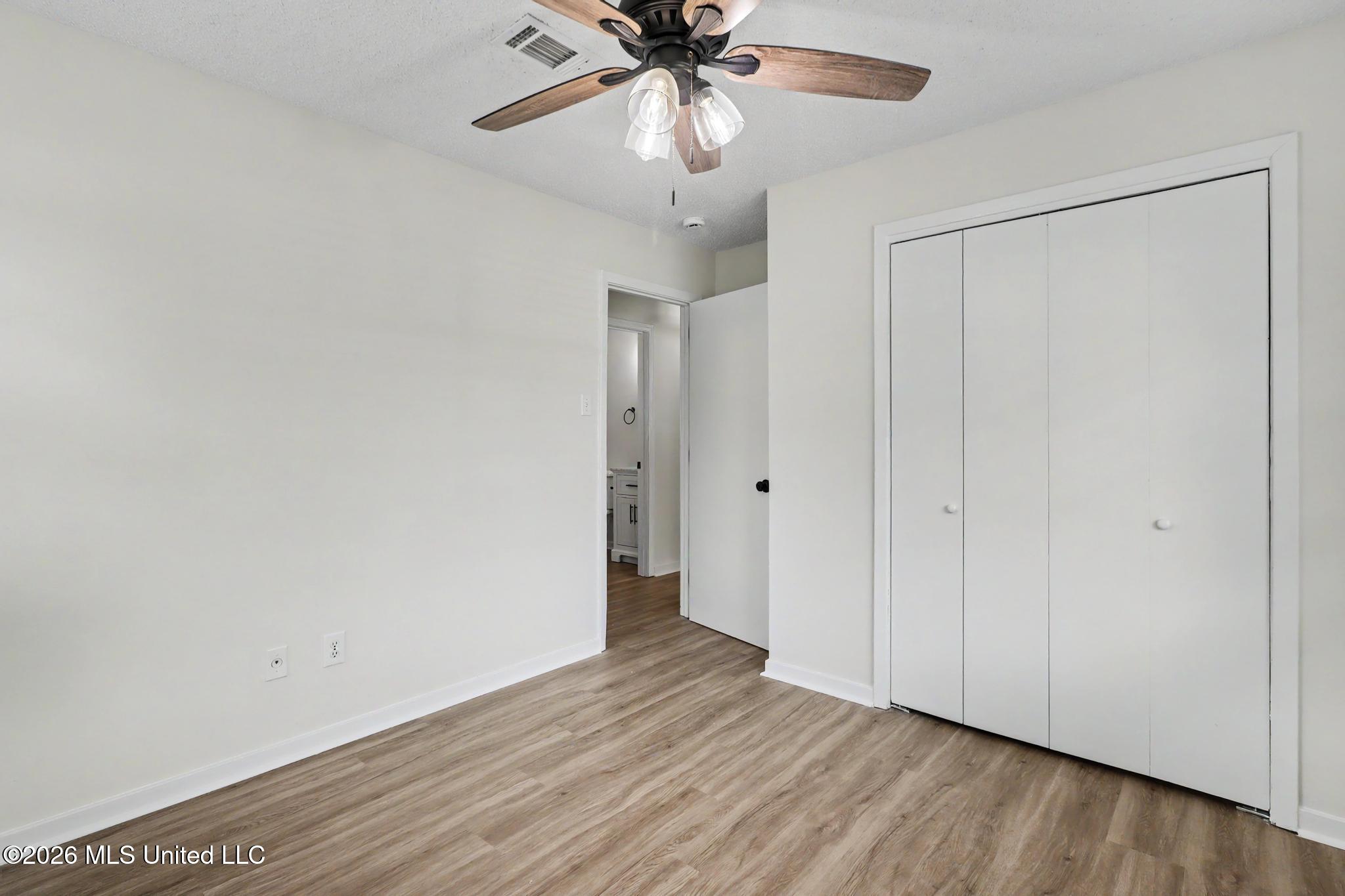 2074 Trailwood Drive Property Photo 13