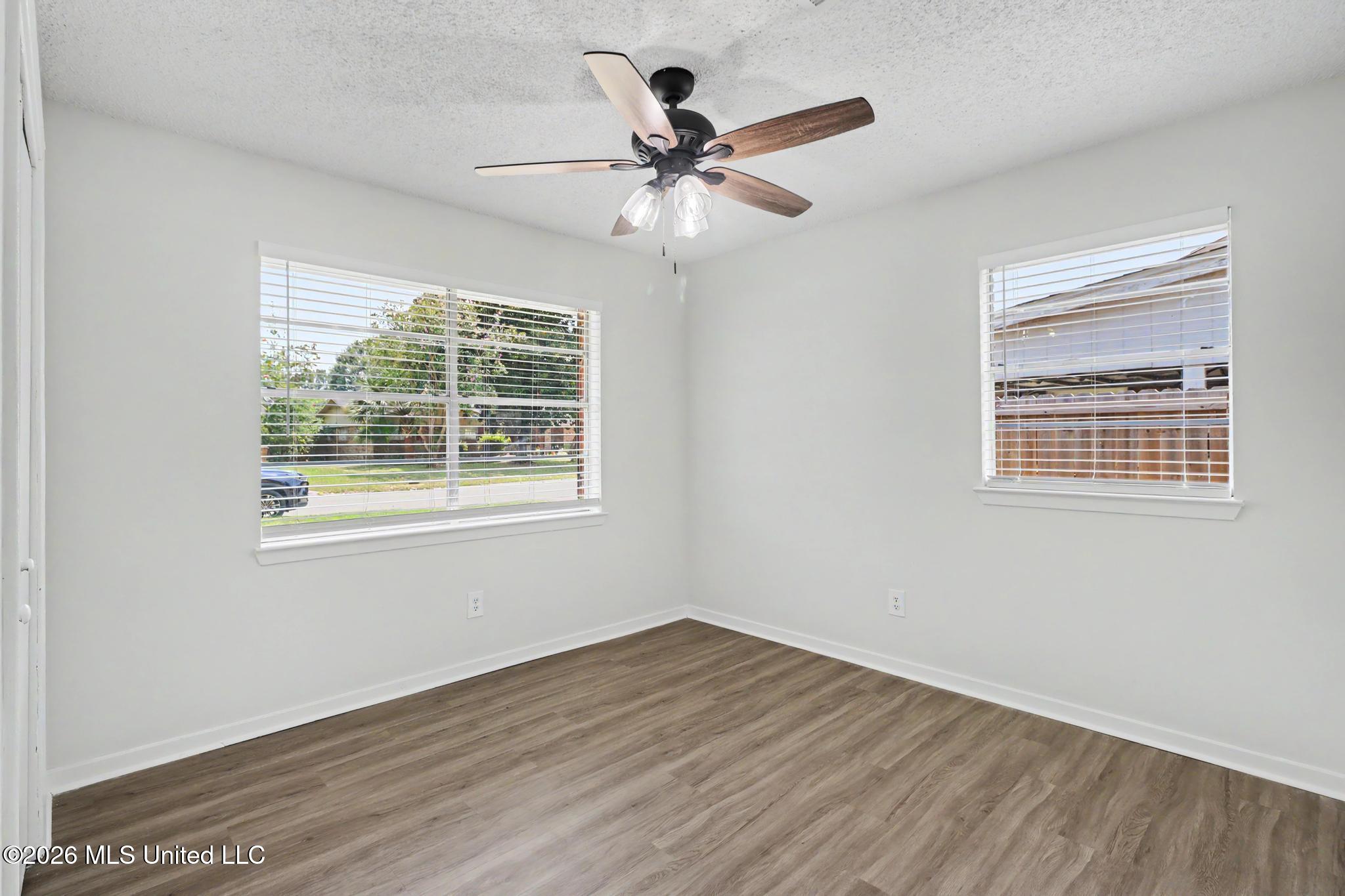 2074 Trailwood Drive Property Photo 14