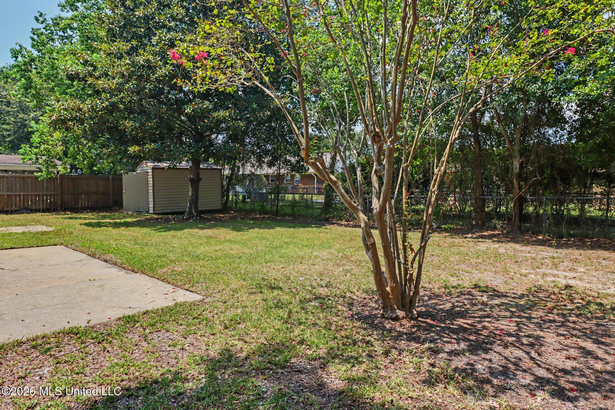 2074 Trailwood Drive Property Photo 17