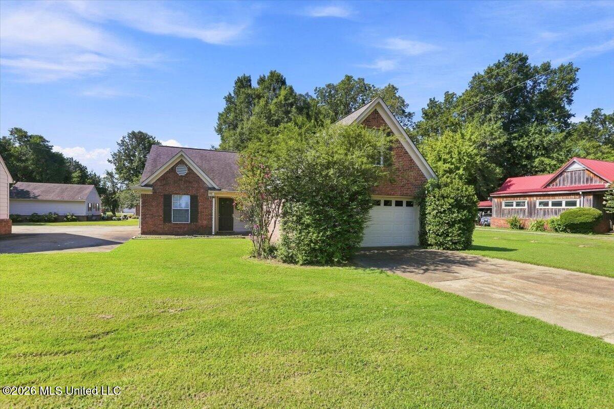 1744 Old Commerce Road Property Photo 1