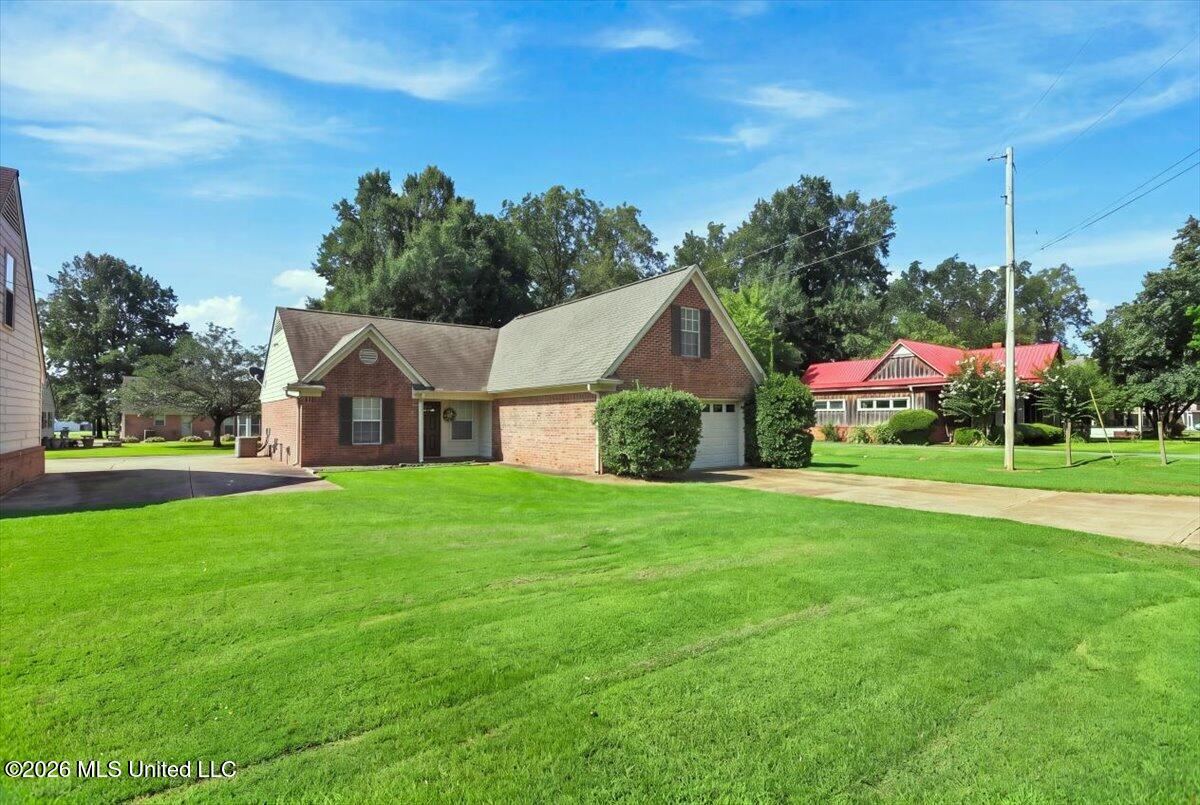 1744 Old Commerce Road Property Photo 4