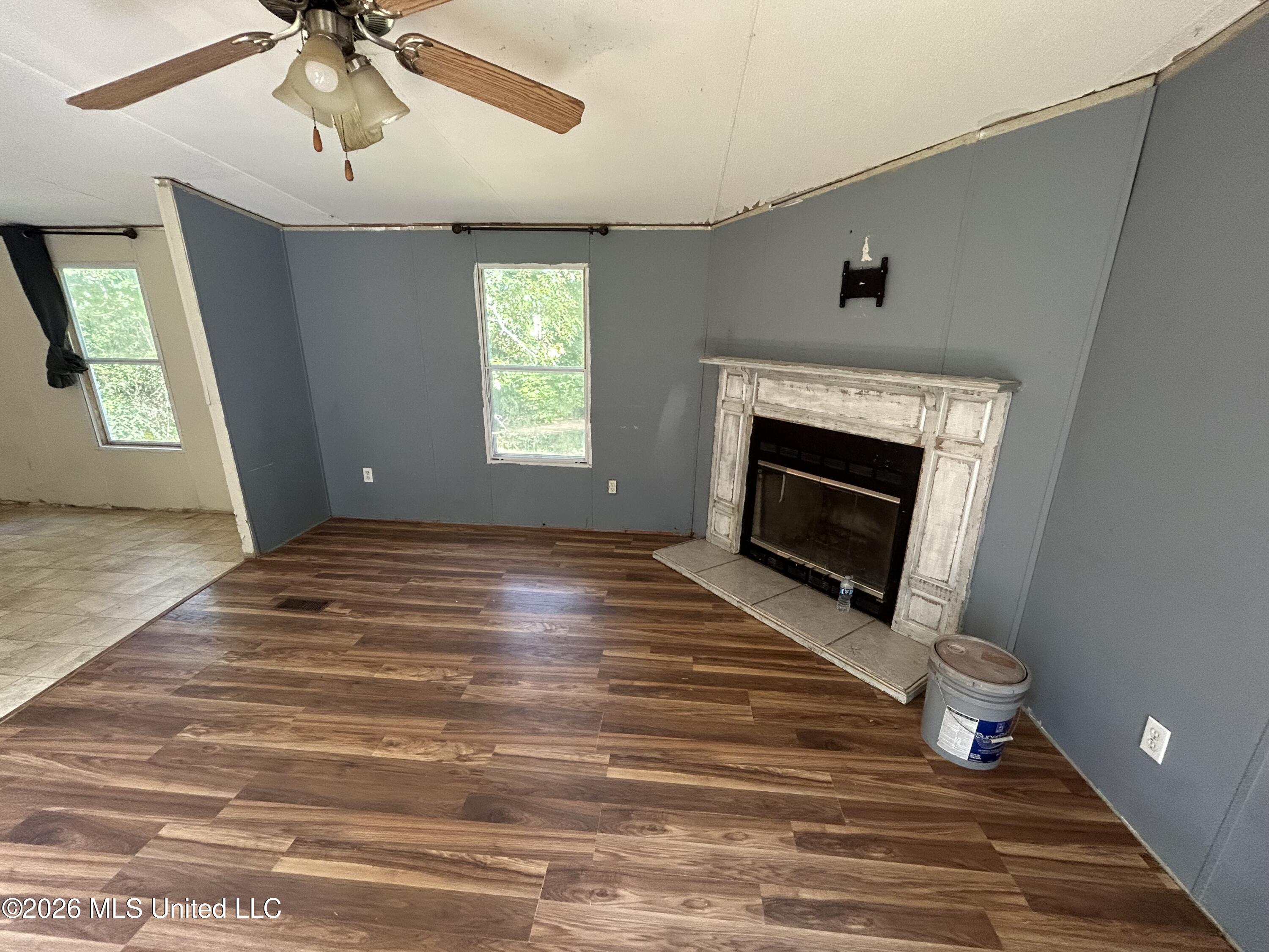 724 Mt Zion Road Property Photo 2