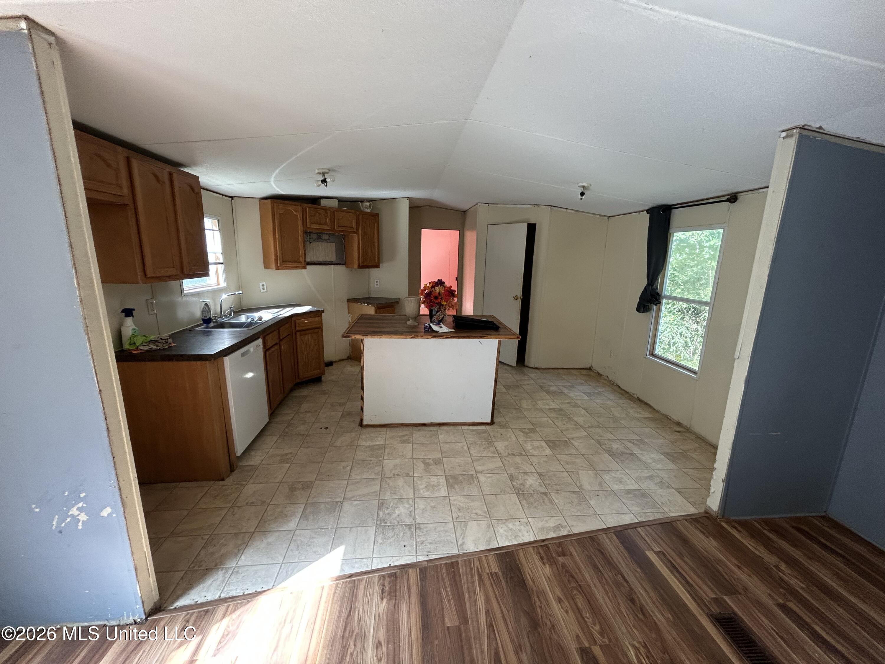 724 Mt Zion Road Property Photo 3