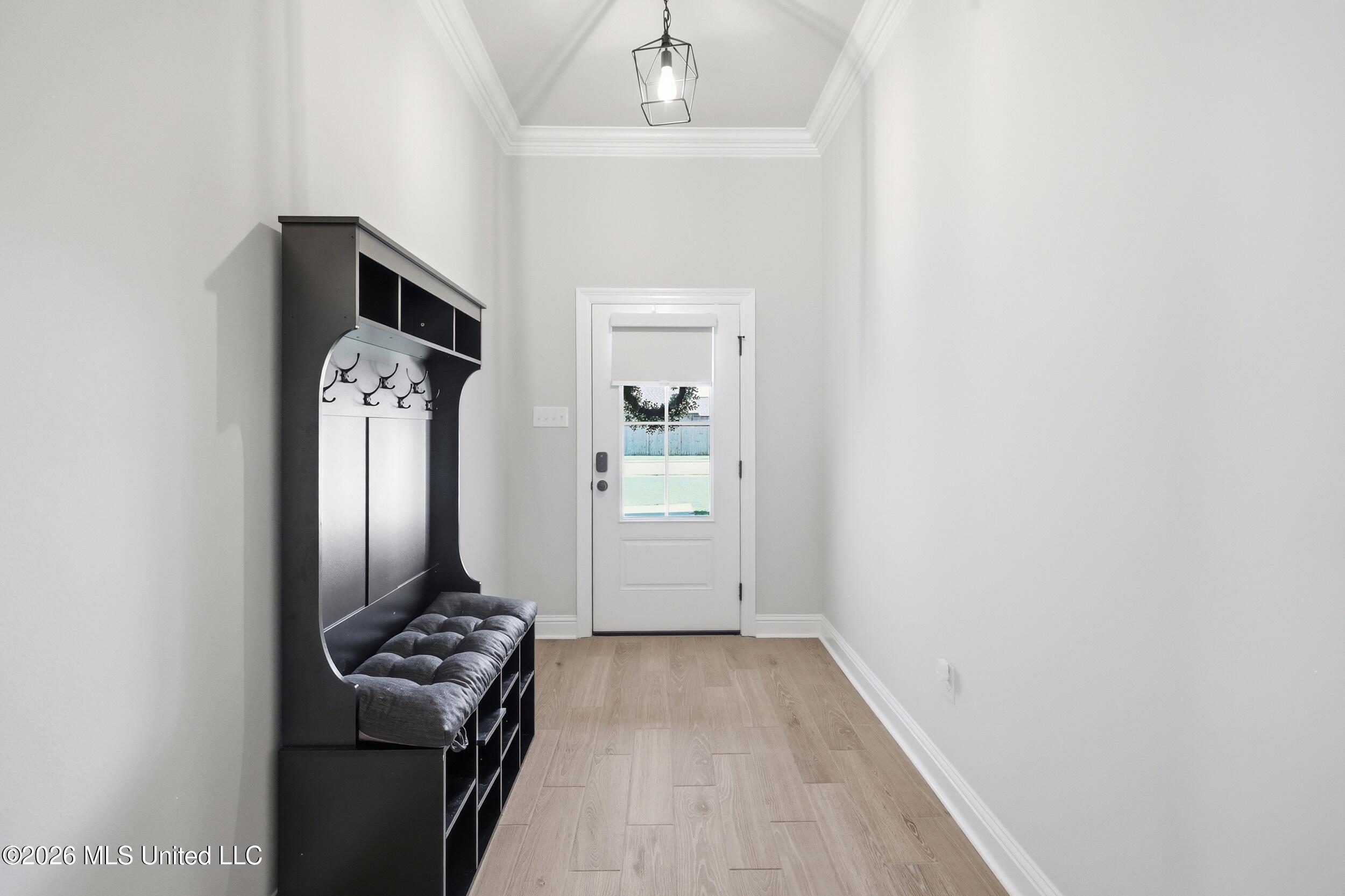 880 Leeward Drive Property Photo 4